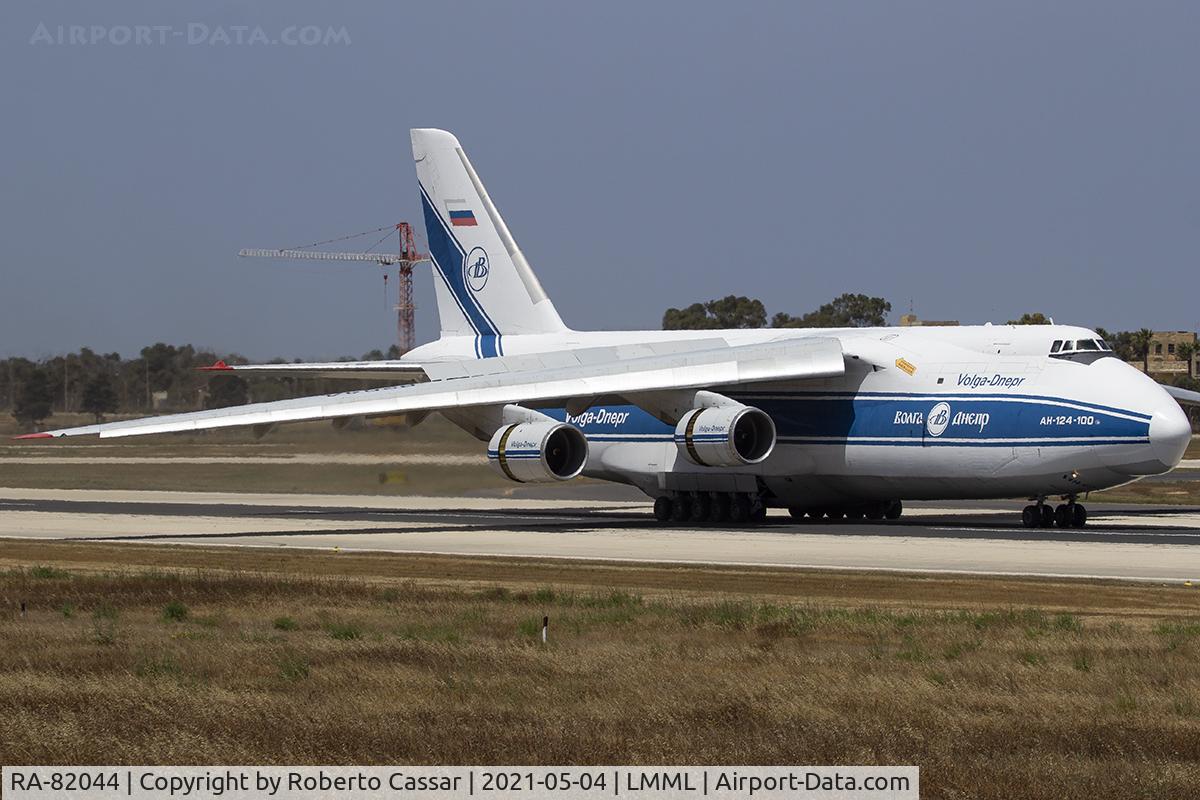 RA-82044, 1991 Antonov An-124-100 Ruslan C/N 9773054155109, Runway 13