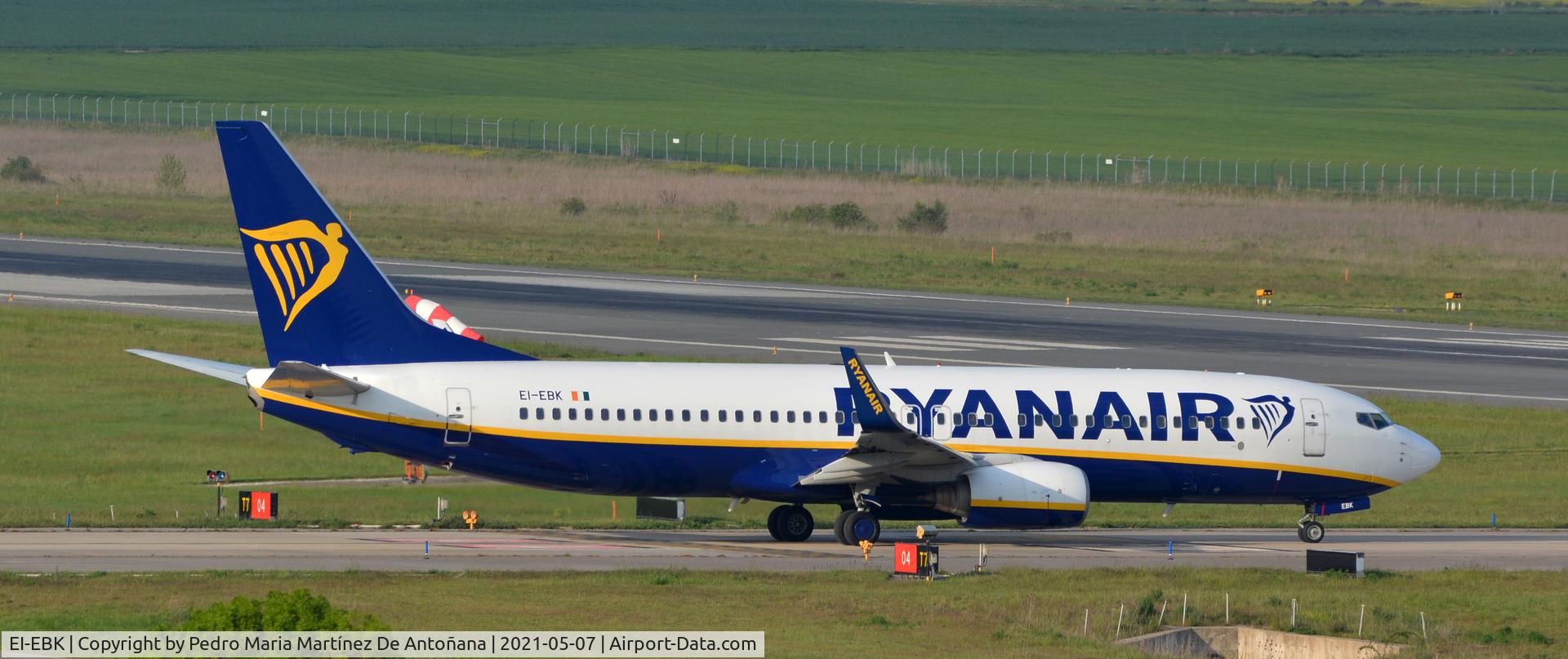 EI-EBK, 2009 Boeing 737-8AS C/N 37528, Aeropuerto de Foronda - Vitoria-Gasteiz - Euskadi - España