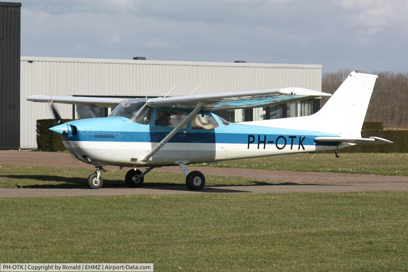 PH-OTK, Reims F172N Skyhawk C/N 1963, at ehmz