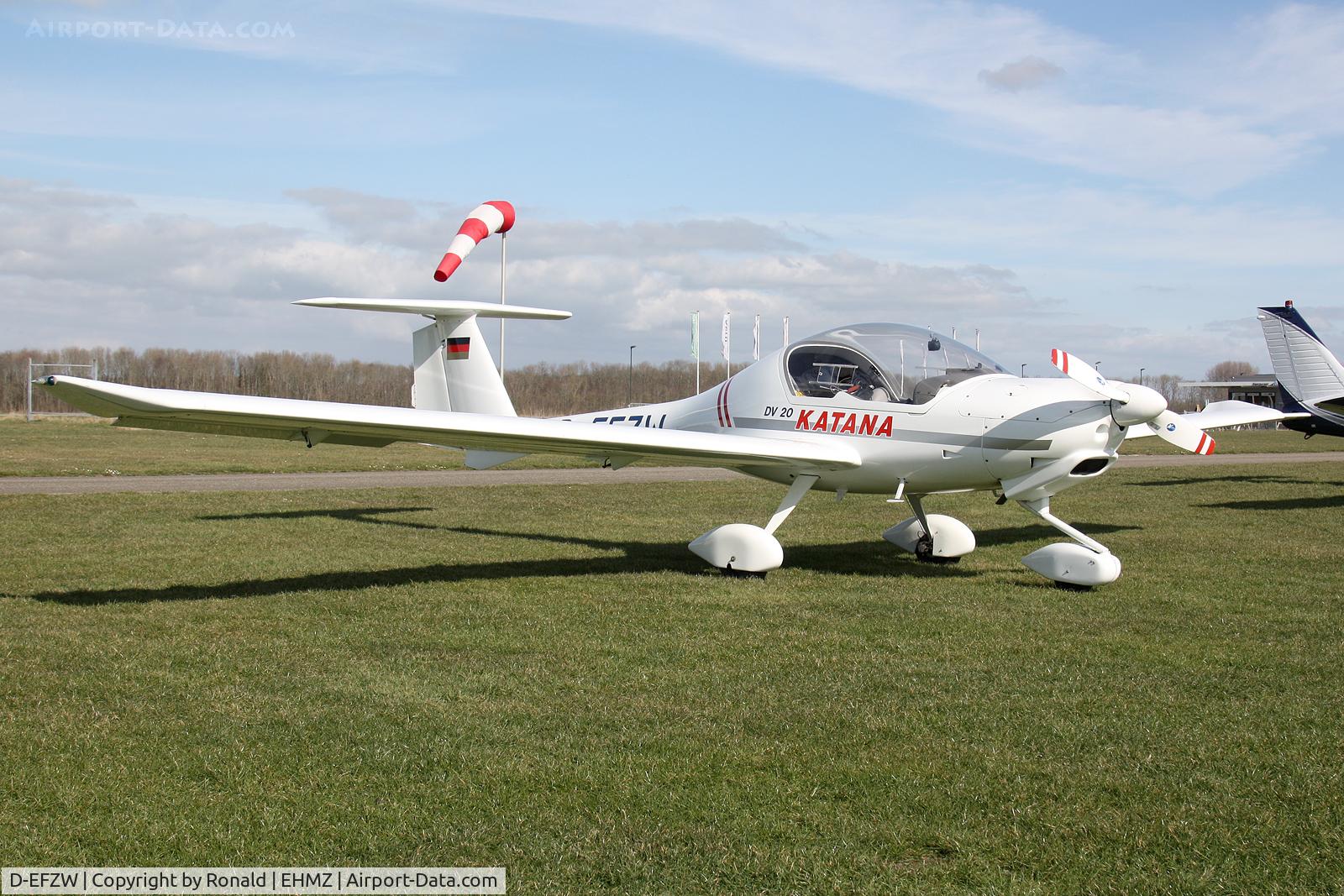 D-EFZW, Diamond DA-20A-1 Katana C/N 20061, at ehmz