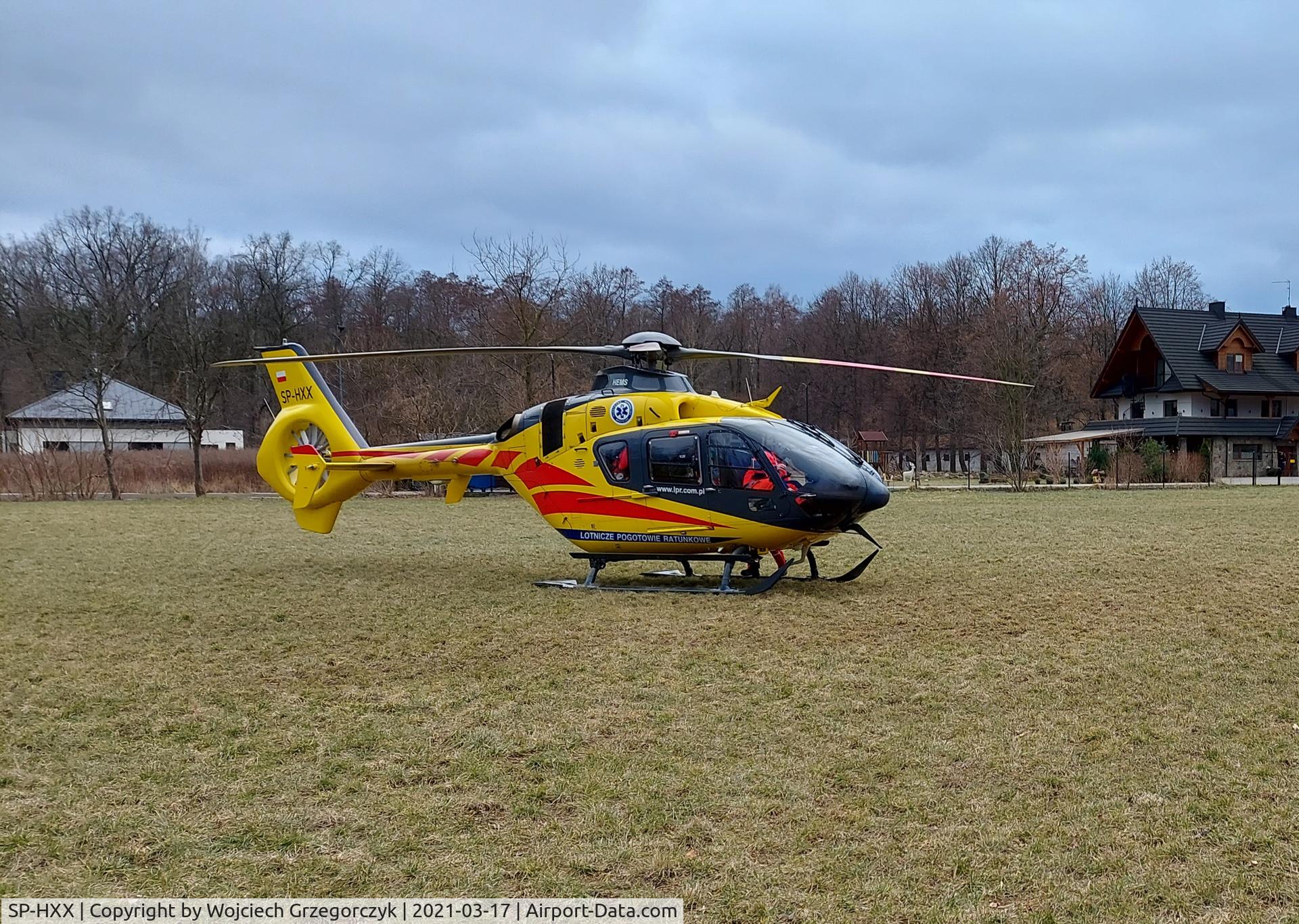 SP-HXX, 2010 Eurocopter EC-135P-2+ C/N 0947, LPR Ratownik 11 - Landing next to the school in Nowa Wie?