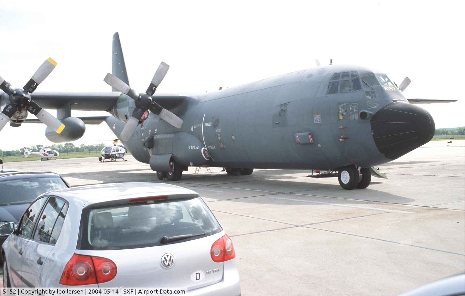 5152, 1988 Lockheed C-130H-30 Hercules C/N 382-5152, Berlin ILA 14.5.2004