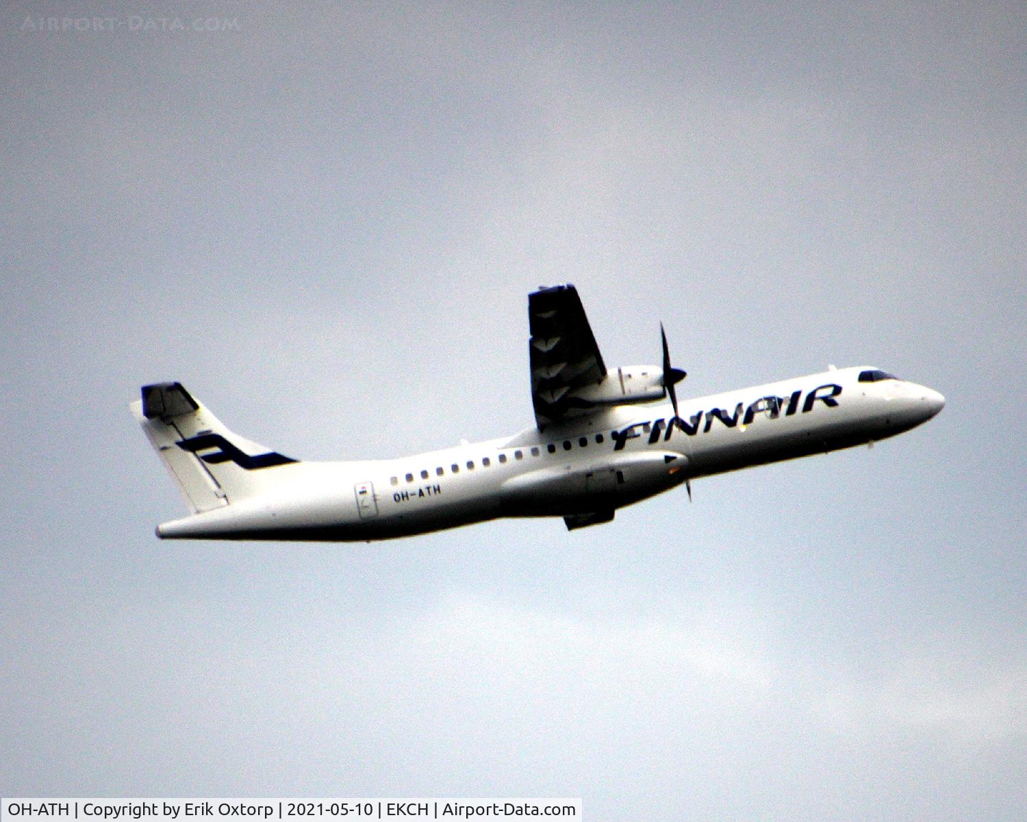 OH-ATH, 2007 ATR 72-212A C/N 769, OH-ATH taking off rw 22L