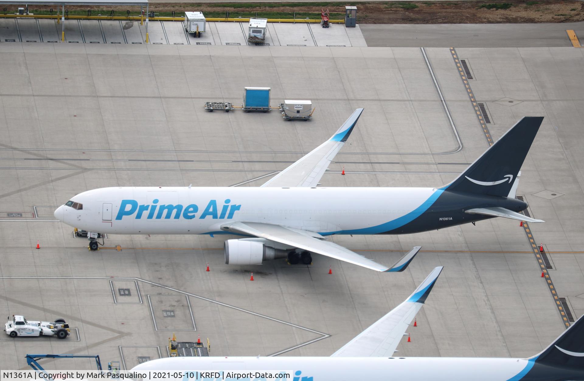 N1361A, 1995 Boeing 767-31B C/N 26265, Boeing 767-31B