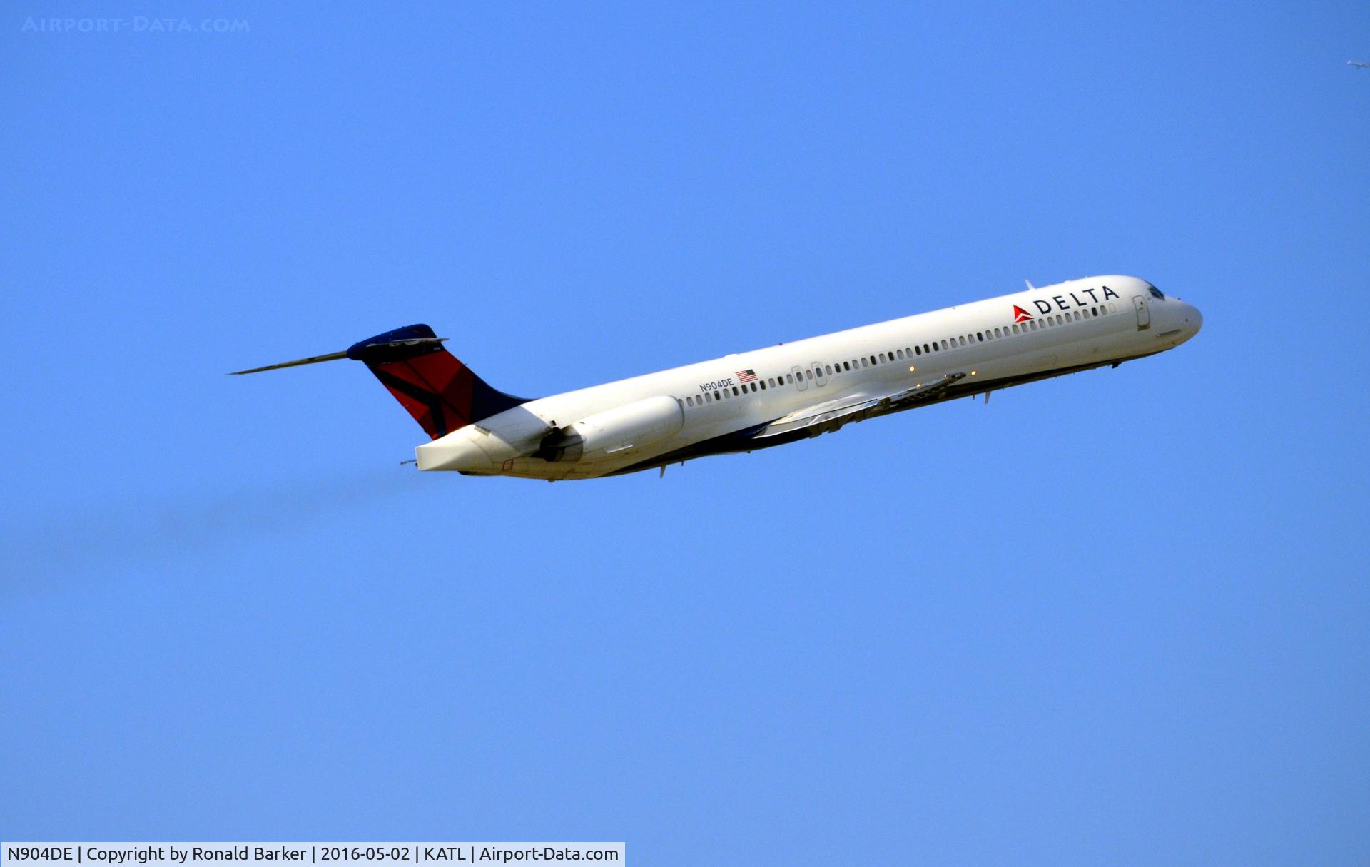 N904DE, 1992 McDonnell Douglas MD-88 C/N 53409, Departure Atlanta