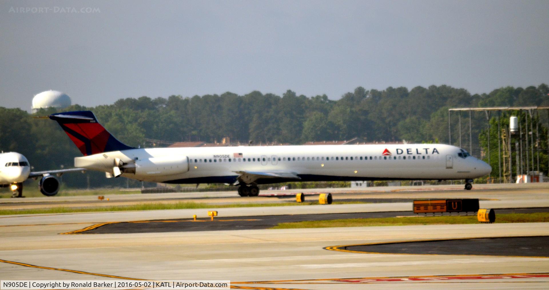N905DE, 1992 McDonnell Douglas MD-88 C/N 53410, Landing Atlanta