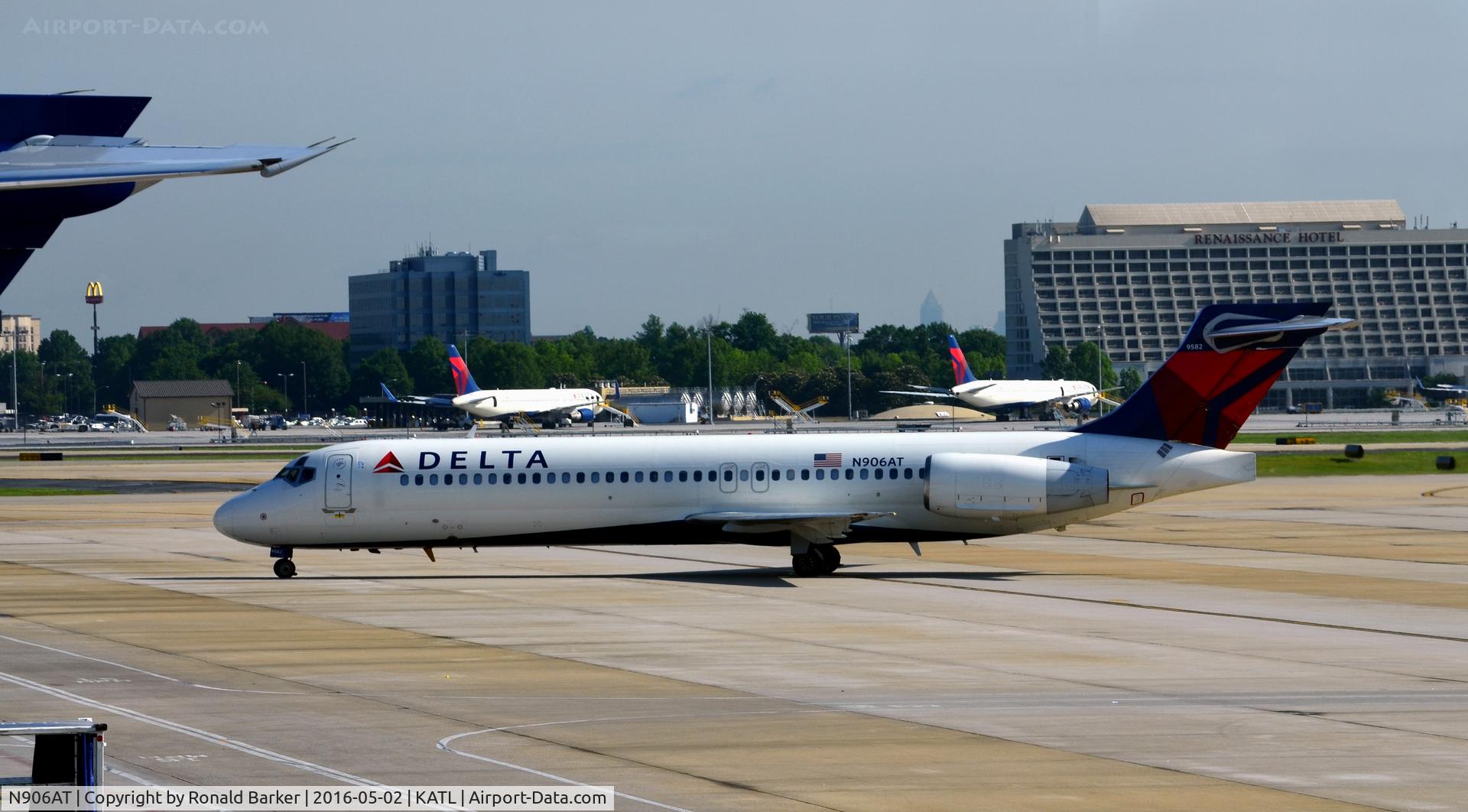 N906AT, 2001 Boeing 717-200 C/N 55087, Taxi Atlanta