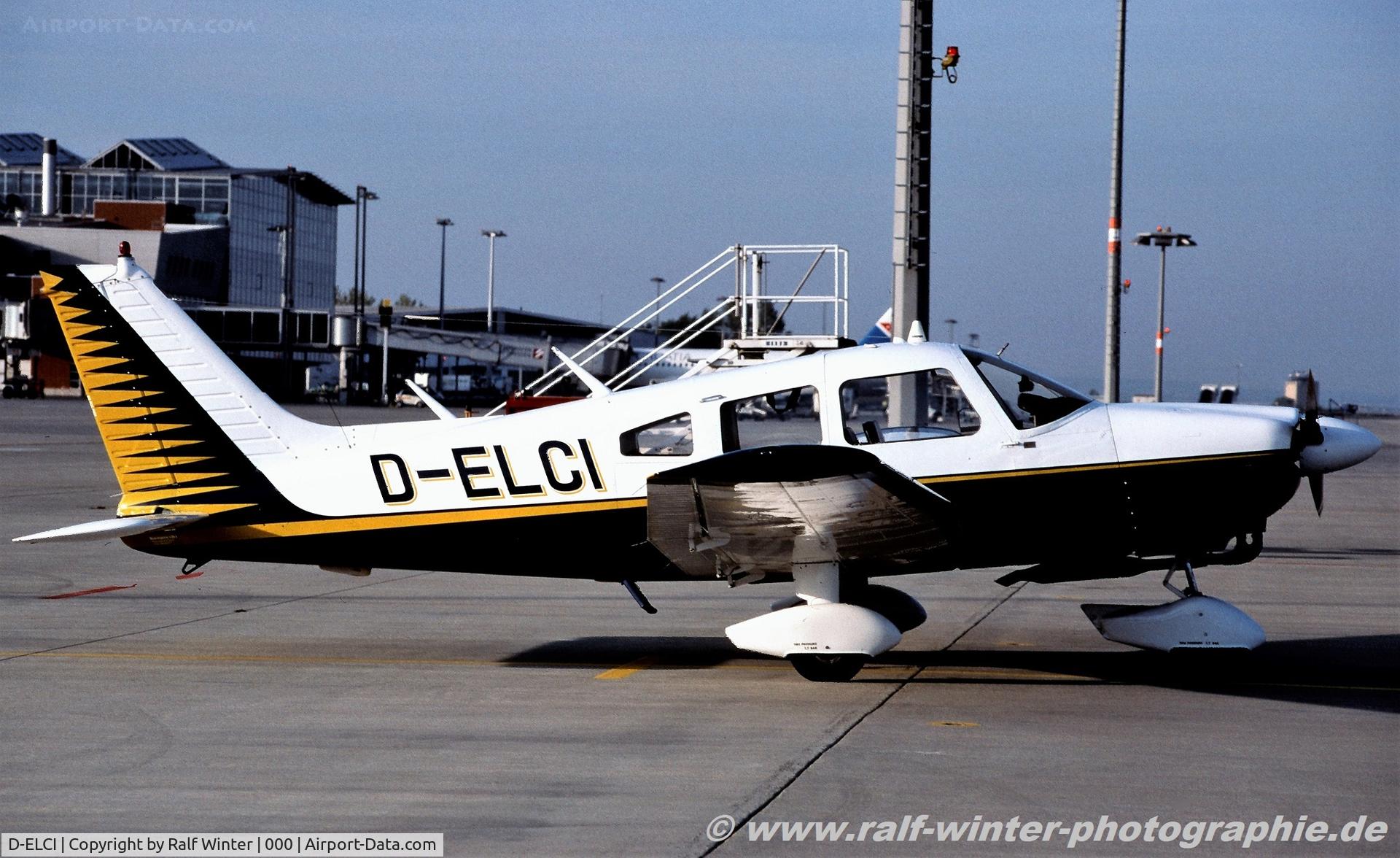 D-ELCI, Piper PA-28-181 Archer II C/N 28-7690293, Piper PA-28-181 Archer II - Flugschule Nikolaus - 28-7690293 - D-ELCI - 2001