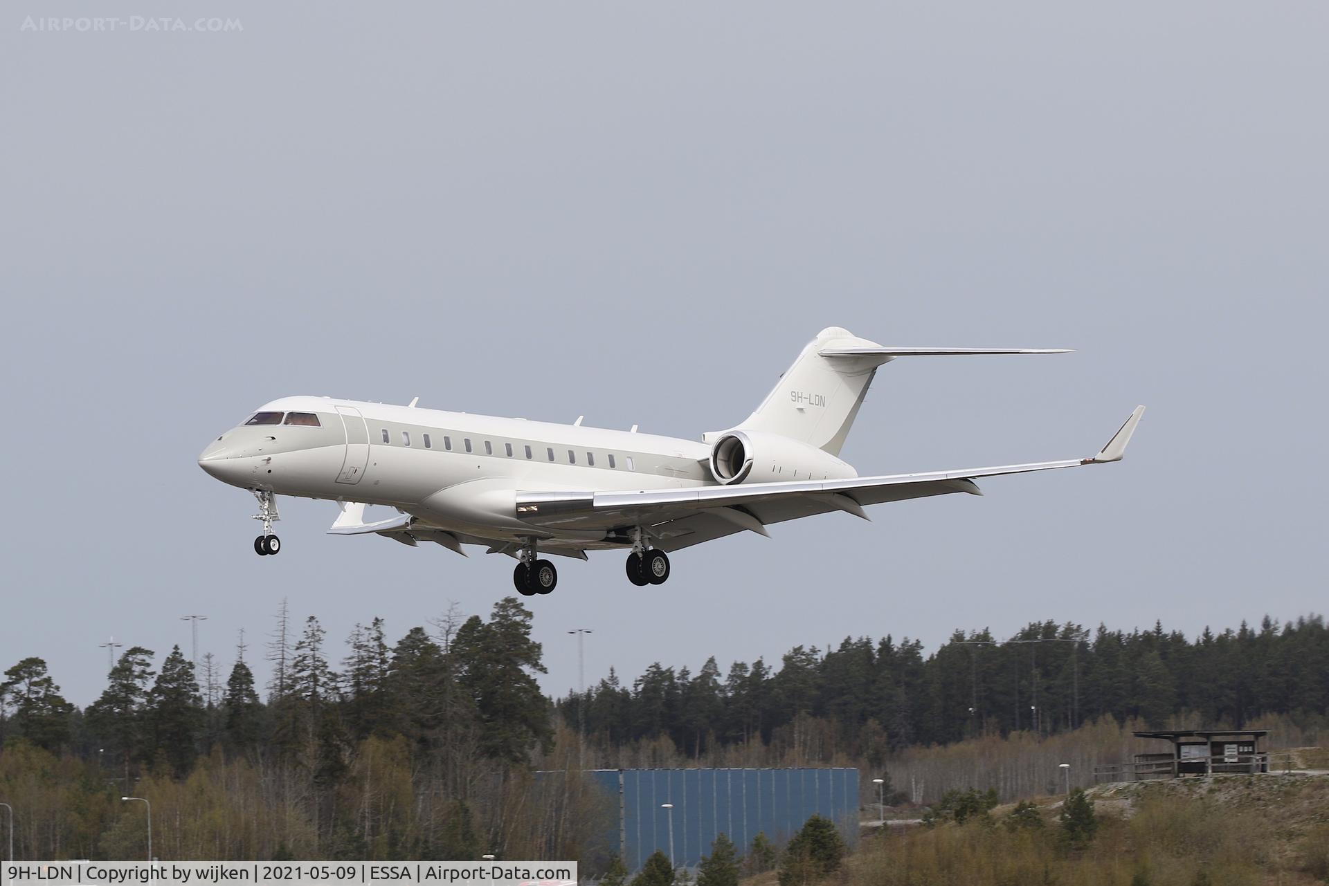 9H-LDN, 2016 Bombardier BD-700-1A10 Global 6000 C/N 9754, RWY 19L