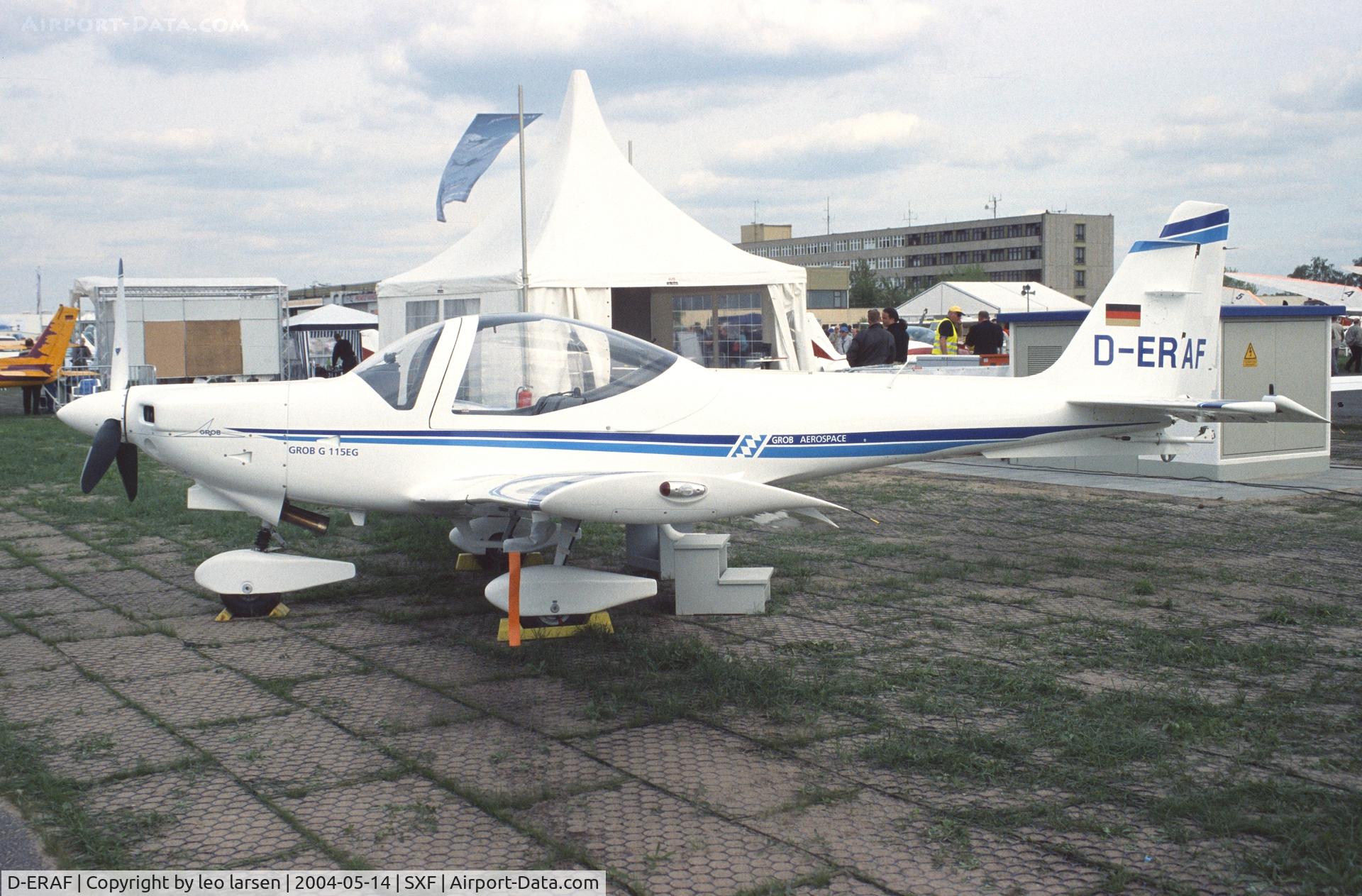 D-ERAF, 1999 Grob G-115E Tutor T1 C/N 82085/E, Berlin ILA 14.5.2004