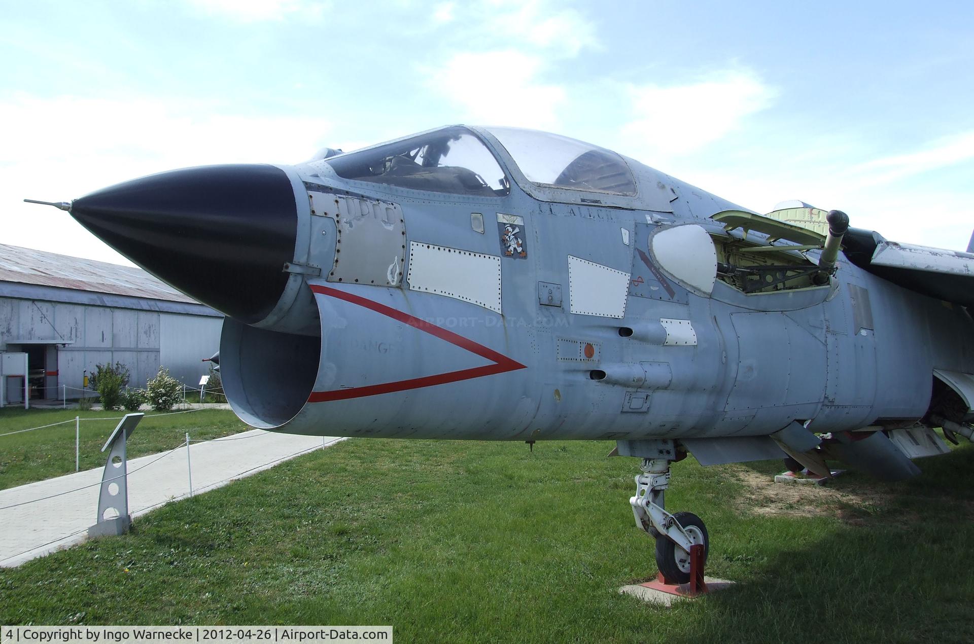 4, Vought F-8E(FN) Crusader C/N 1216, Vought F-8E(FN) Crusader at the Musée Européen de l'Aviation de Chasse, Montelimar Ancone airfield