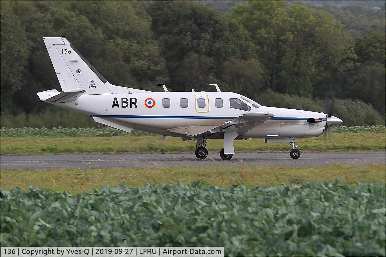 136, 2008 Socata TBM-700B C/N 136, Socata TBM-700B, Take off run rwy 22, Morlaix-Ploujean airport (LFRU-MXN) Air show 2019