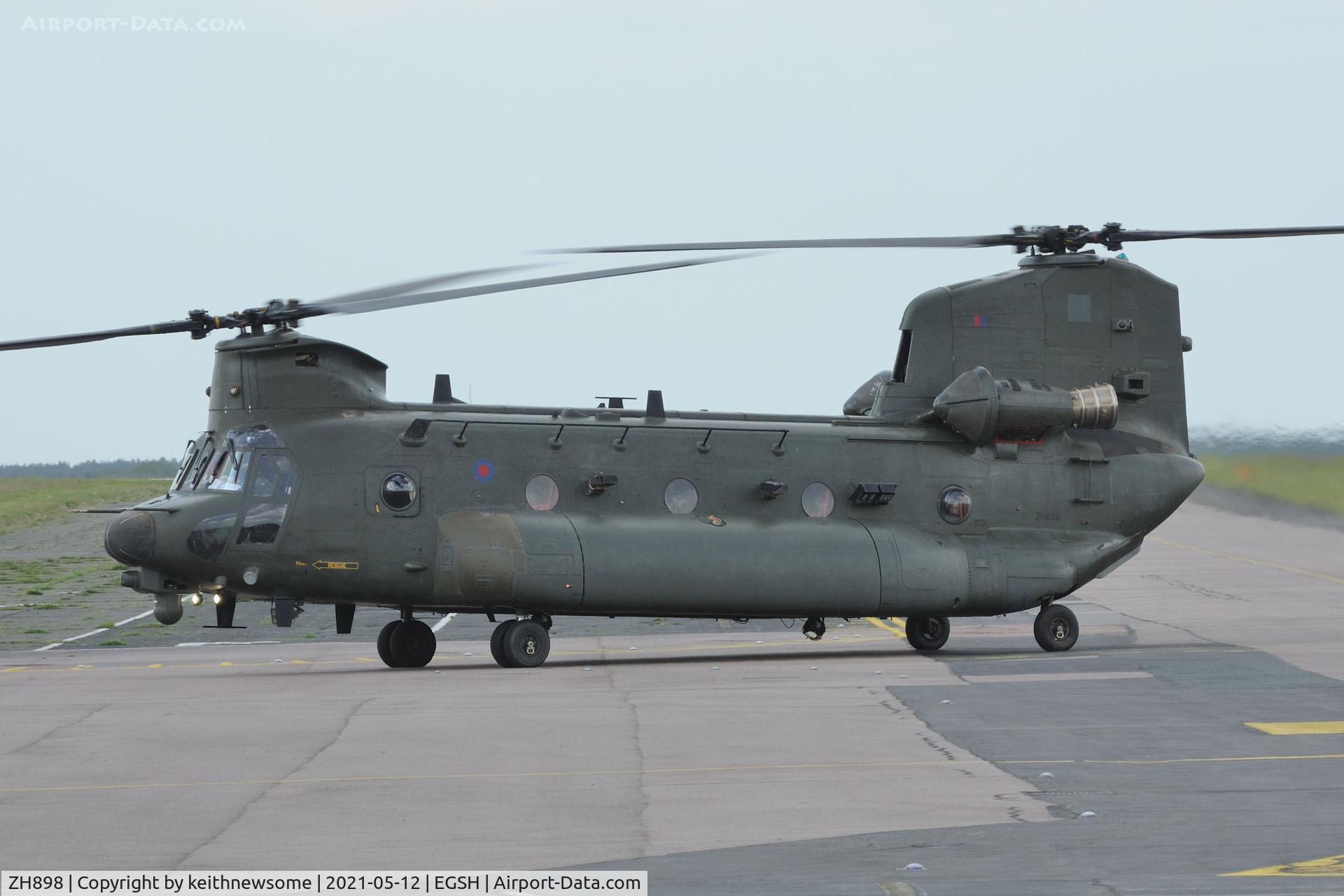 ZH898, Boeing Vertol Chinook HC.3 C/N M4477, Arriving at Norwich for fuel.