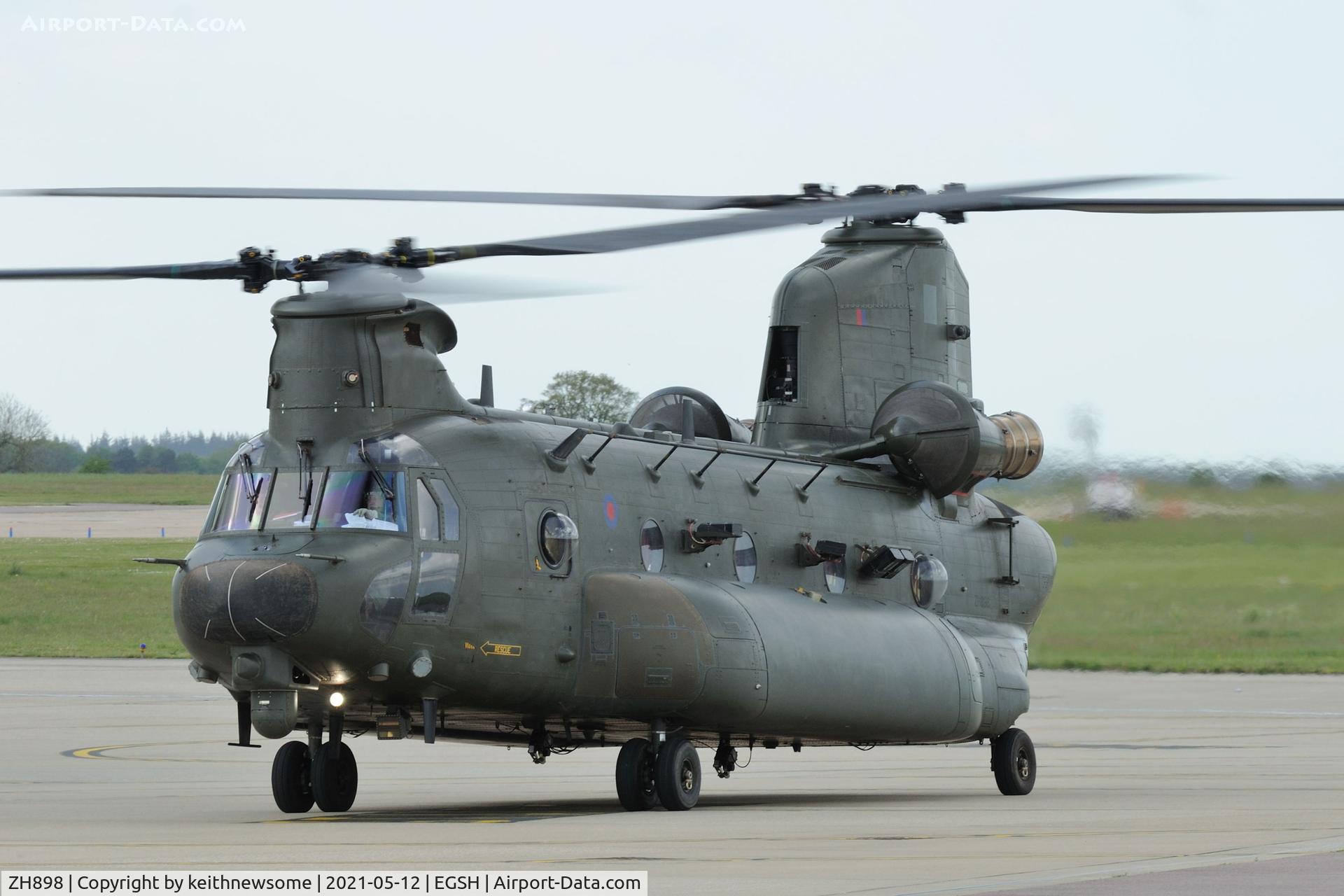 ZH898, Boeing Vertol Chinook HC.3 C/N M4477, Arriving at Norwich for fuel.