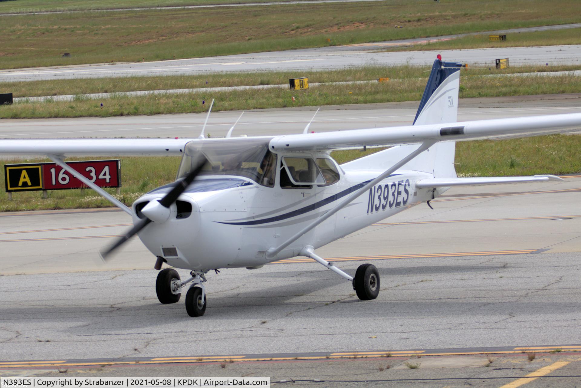 N393ES, 1997 Cessna 172R C/N 17280138, Cessna Skyhawk arriving from Fulton County KFTY