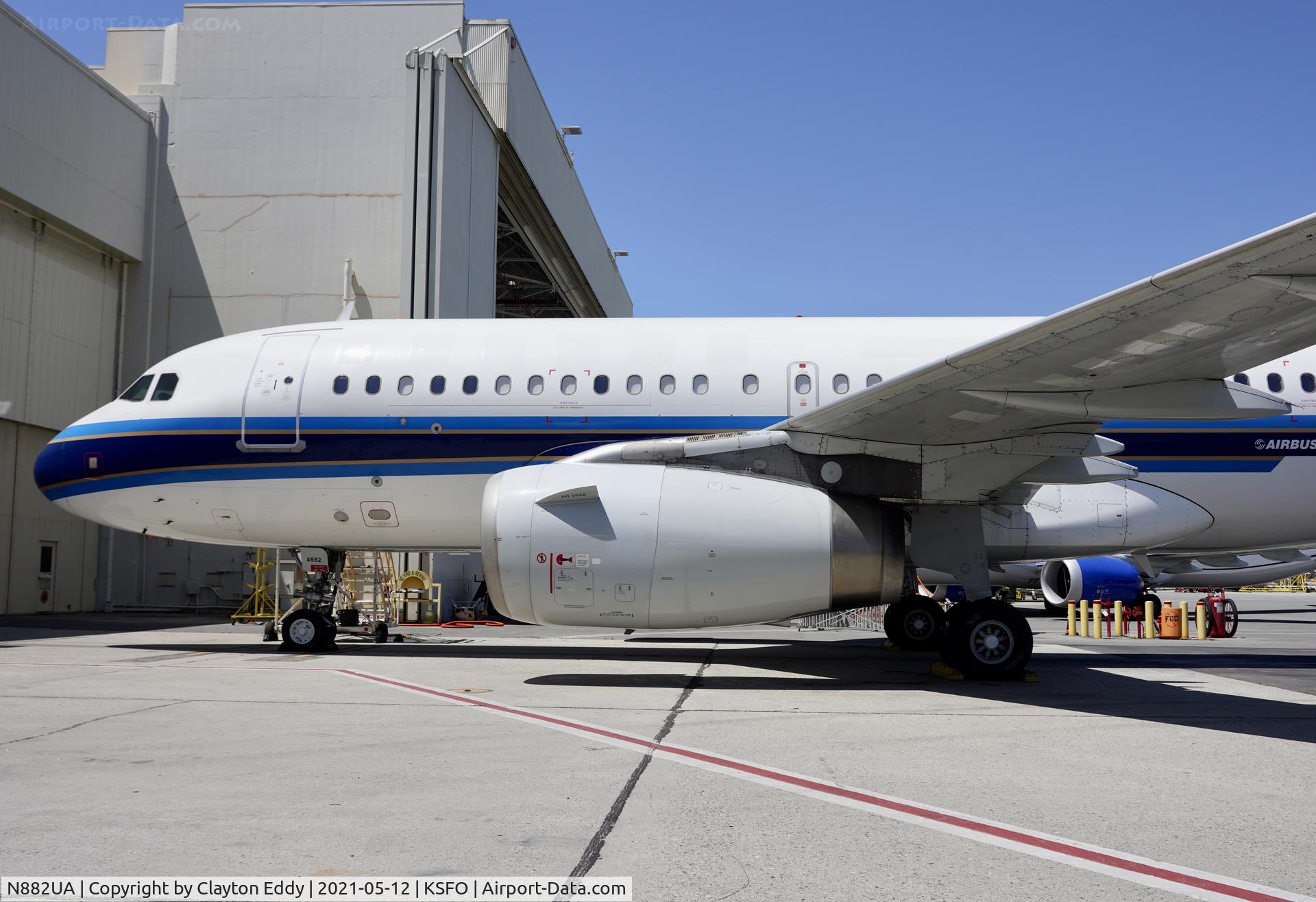 N882UA, 2005 Airbus A319-132 C/N 2505, SFO 2021.