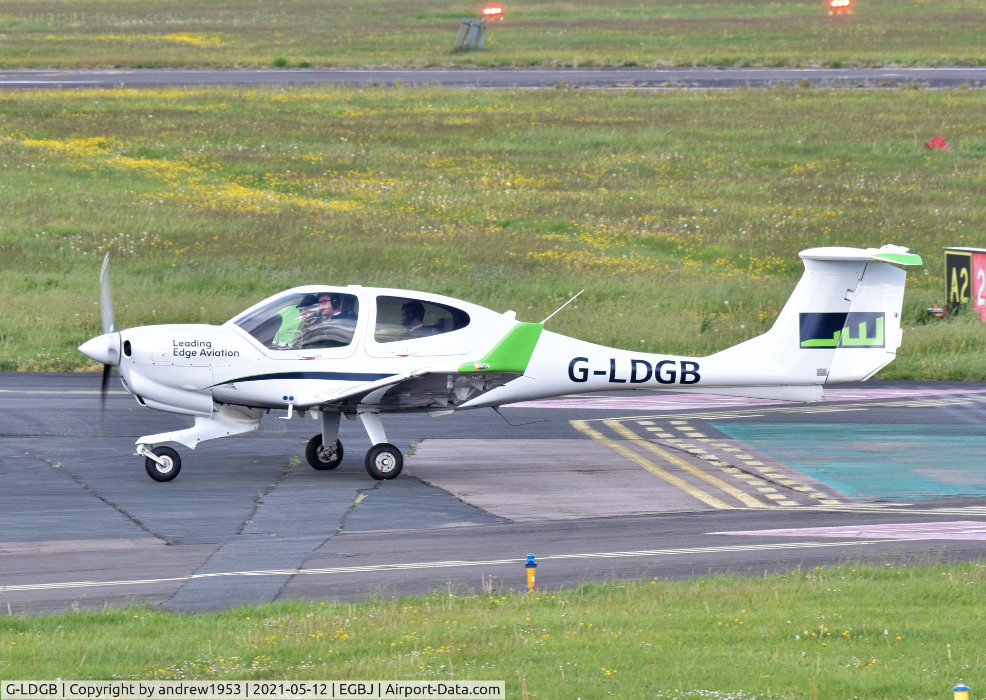G-LDGB, 2015 Diamond DA-40 Diamond Star C/N 40.N296, G-LDGB at Gloucestershire Airport.
