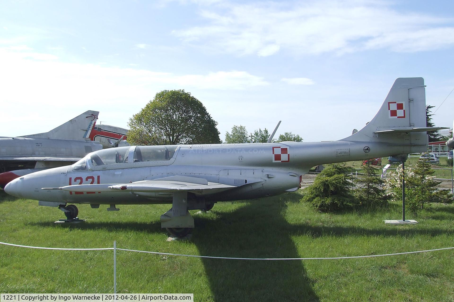 1221, PZL-Mielec TS-11 Iskra bis DF C/N 3H-1121, PZL TS-11 Iskra bis DF at the Musée Européen de l'Aviation de Chasse, Montelimar Ancone airfield