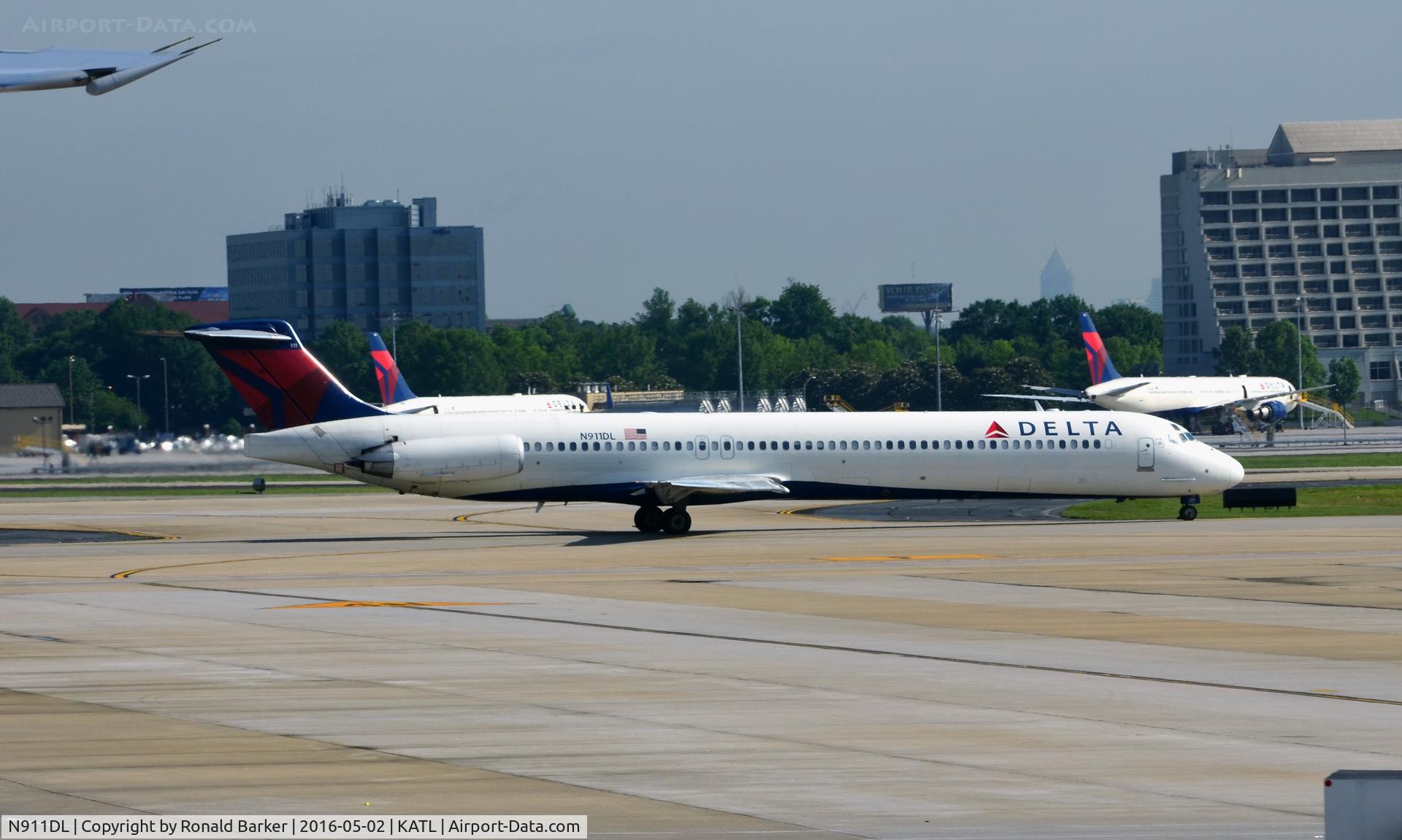 N911DL, 1987 McDonnell Douglas MD-88 C/N 49542, Taxi Atlanta