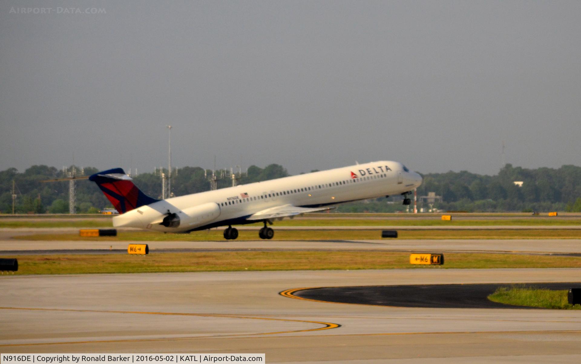 N916DE, 1993 McDonnell Douglas MD-88 C/N 53421, Takeoff Atlanta