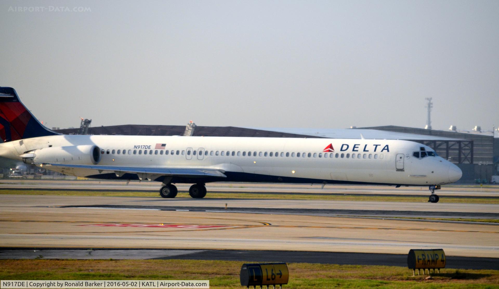 N917DE, 1993 McDonnell Douglas MD-88 C/N 49958, Takeoff roll Atlanta