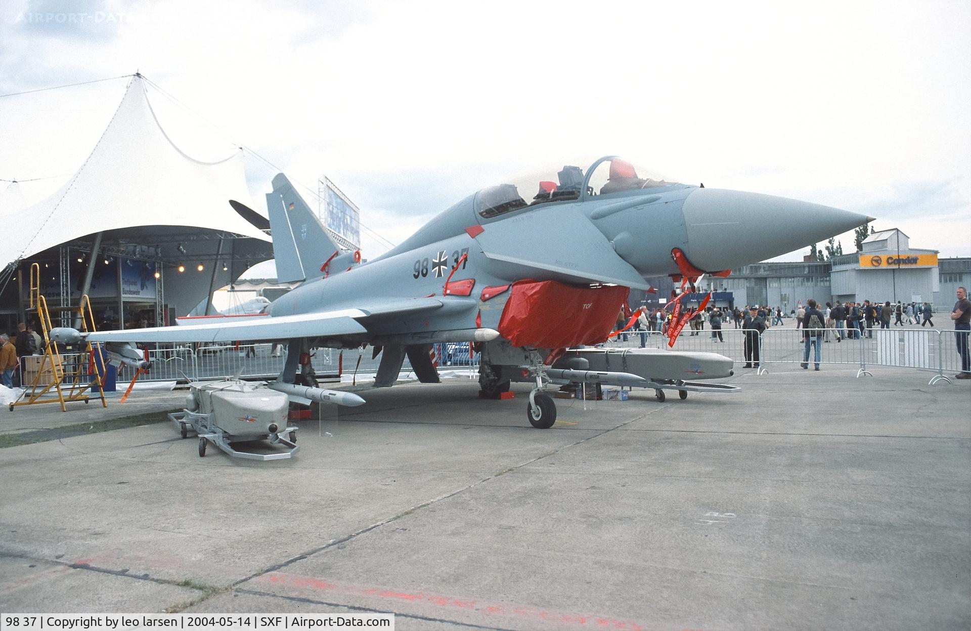 98 37, 2002 Eurofighter EJ2000 Typhoon C/N 027/GT007, Berlin ILS 14.5.2004