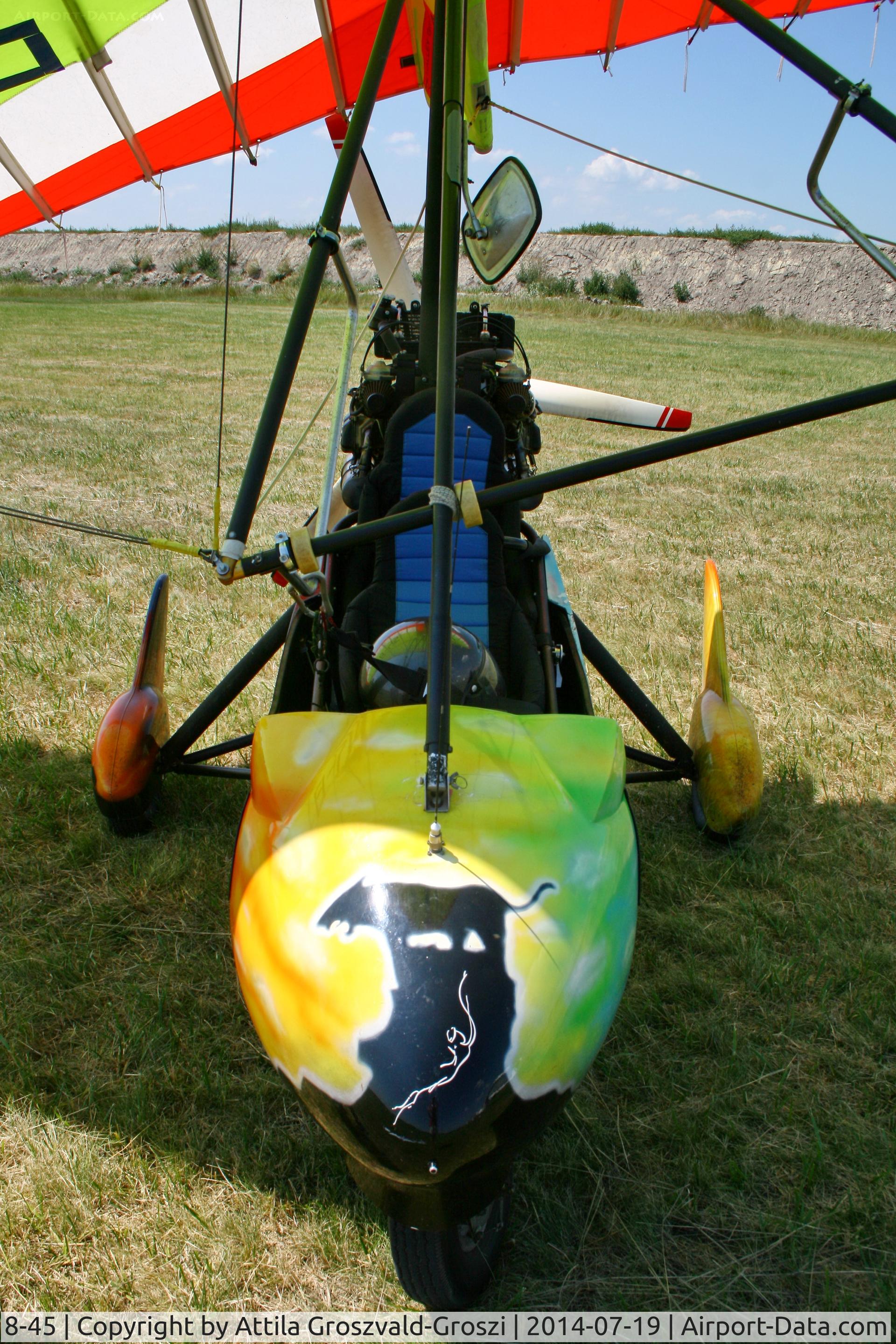 8-45, 2004 Halley Apollo CXMD Racer GT C/N 010804, Balatonfökajár Airport, Hungary