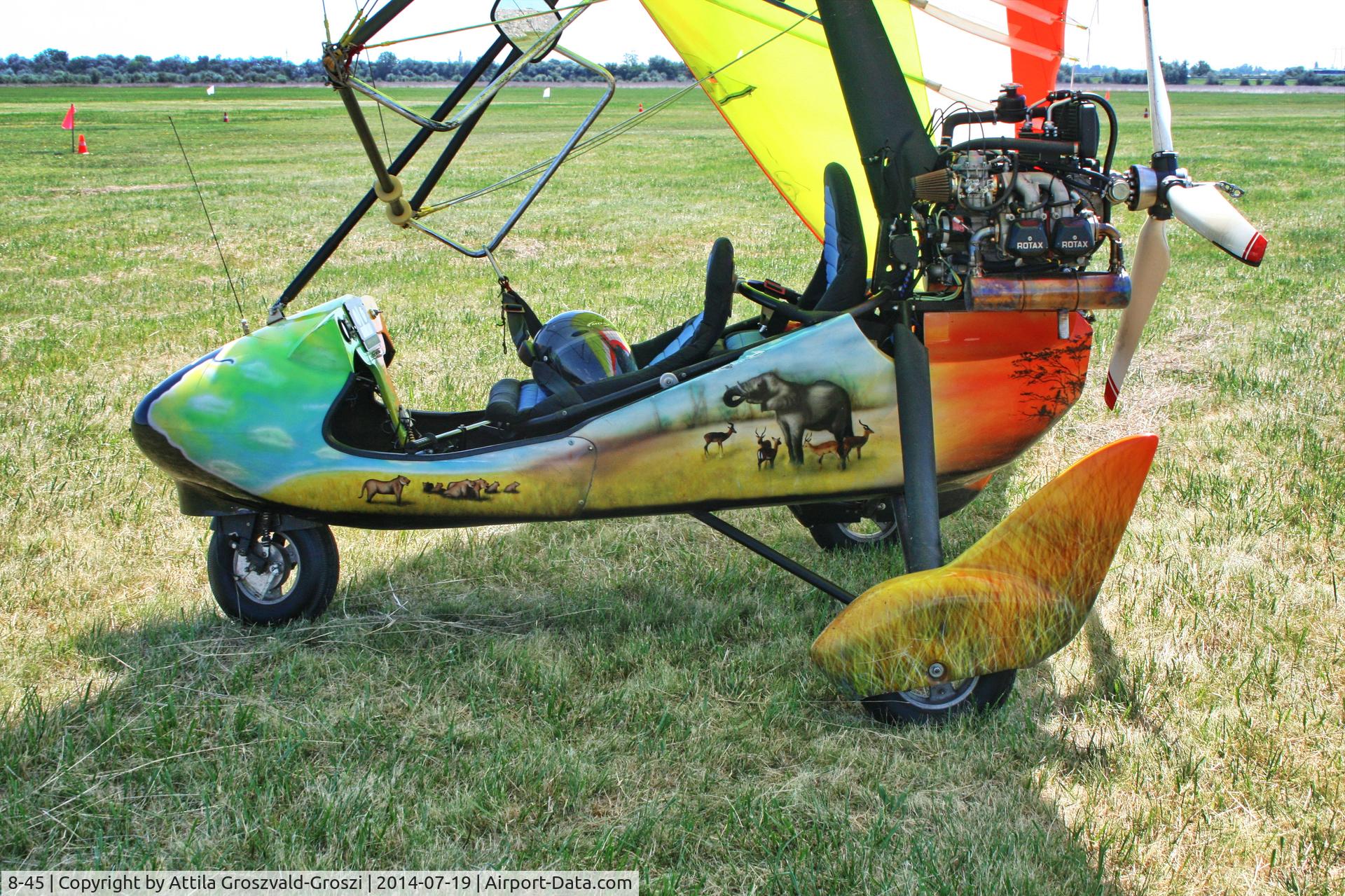 8-45, 2004 Halley Apollo CXMD Racer GT C/N 010804, Balatonfökajár Airport, Hungary