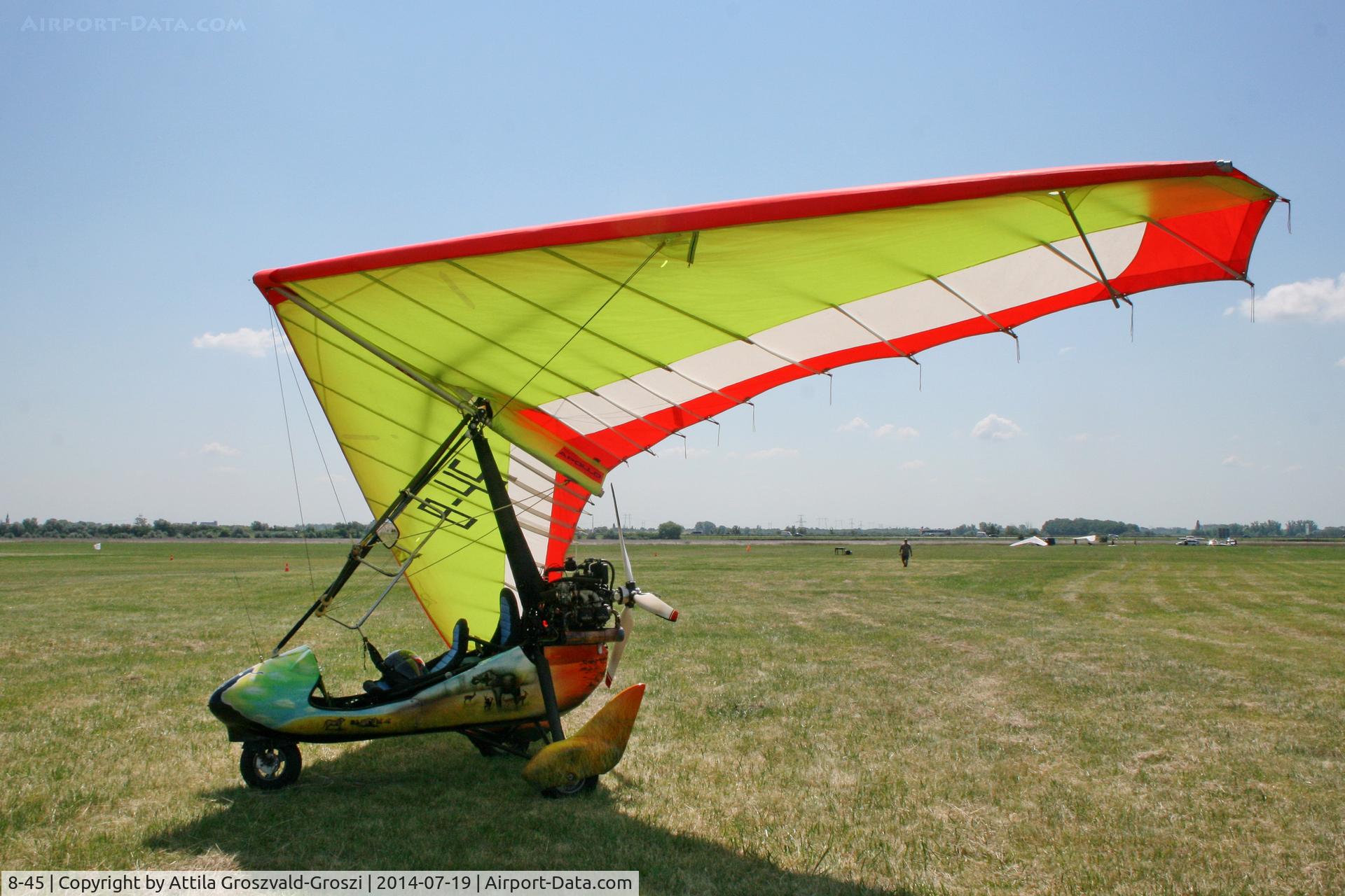 8-45, 2004 Halley Apollo CXMD Racer GT C/N 010804, Balatonfökajár Airport, Hungary
