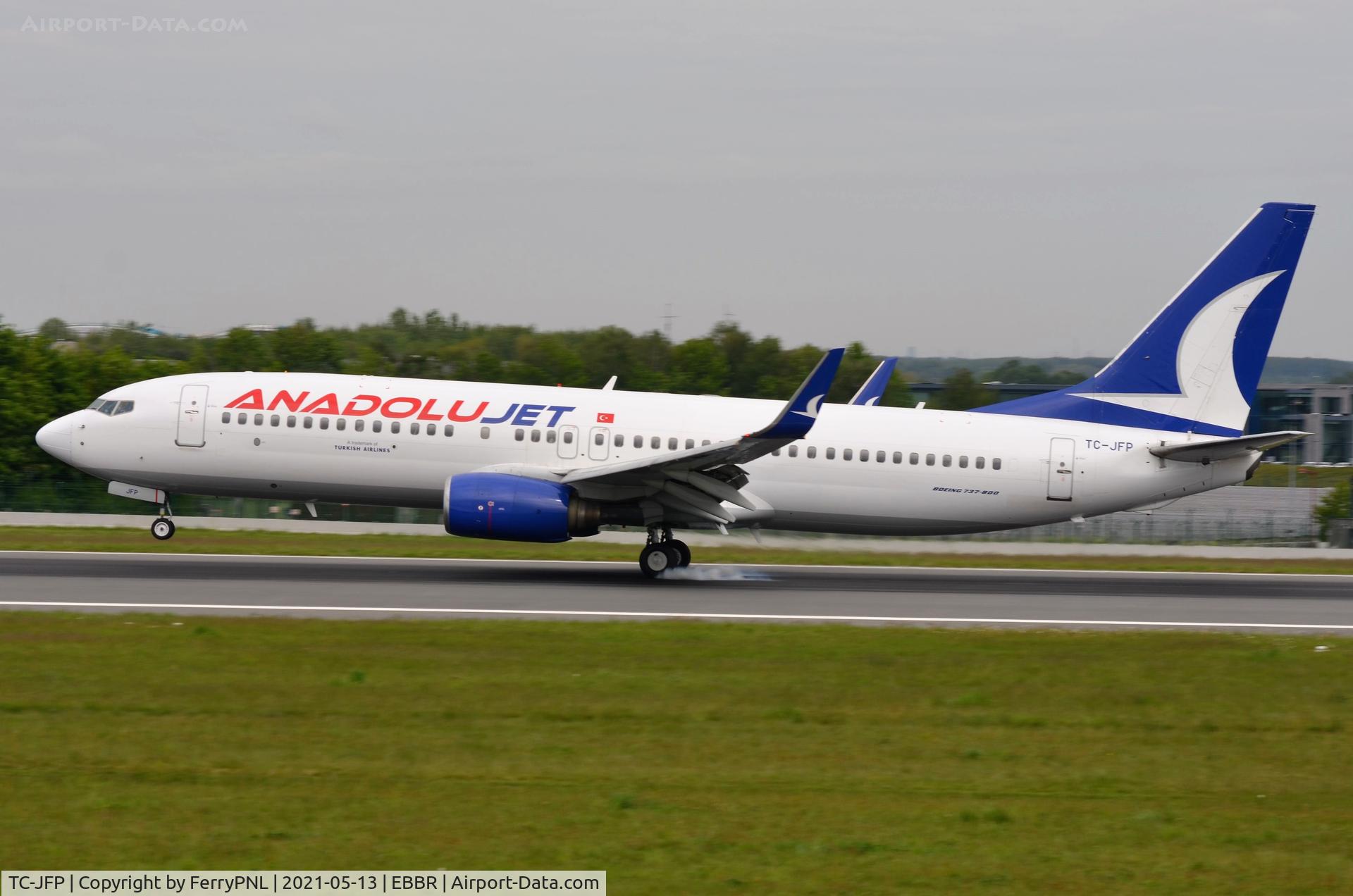 TC-JFP, 1999 Boeing 737-8F2 C/N 29778/349, Landing of Anadolu Jet B738