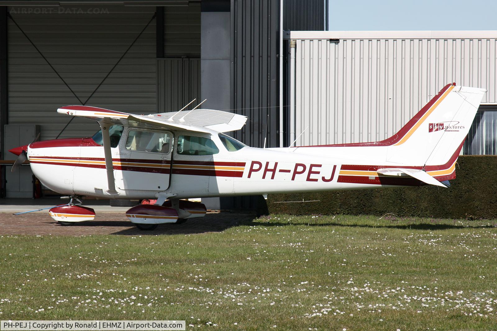 PH-PEJ, Cessna 172P C/N 17275401, at ehmz