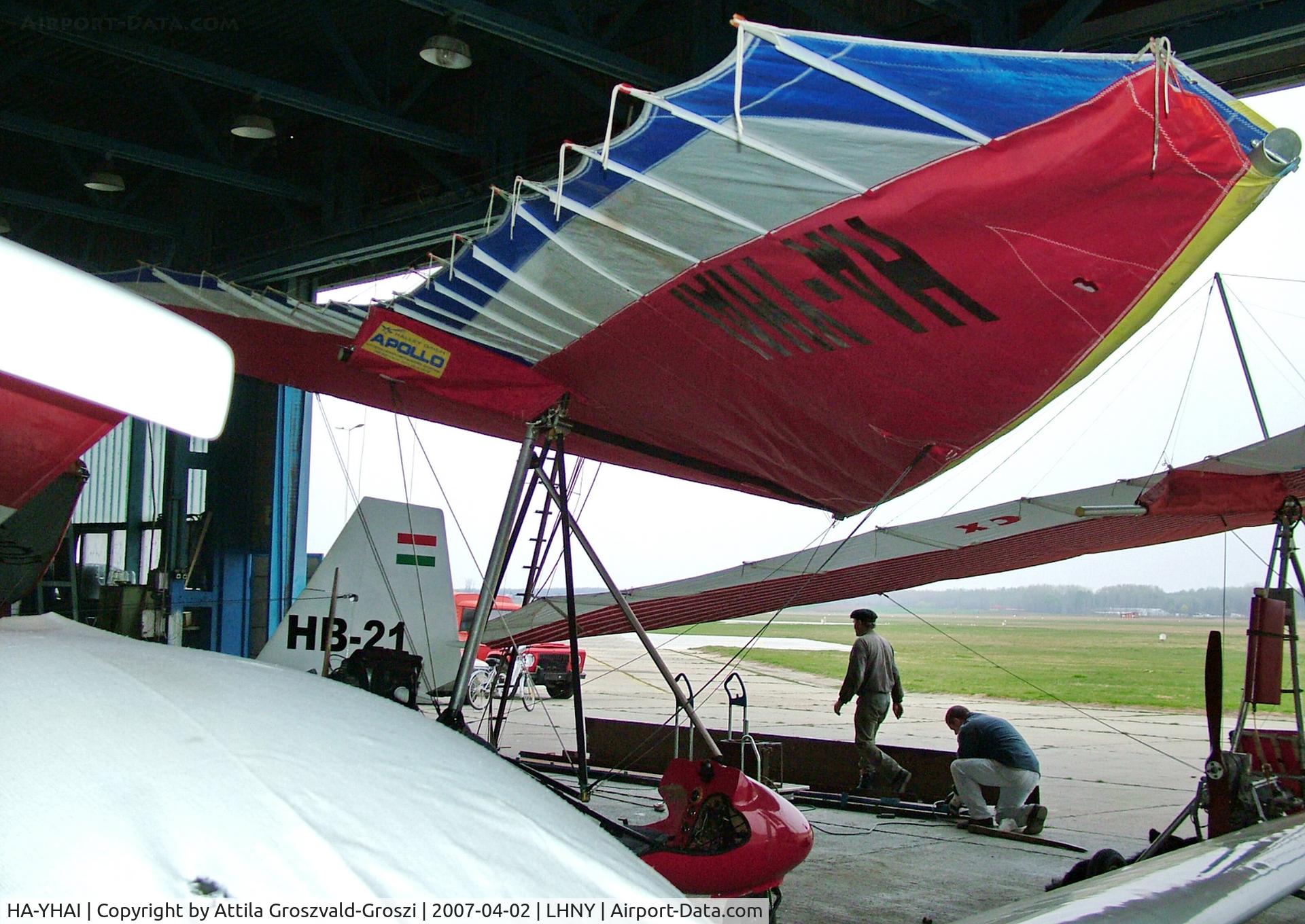 HA-YHAI, 1998 Halley Apollo CXMD Racer GT C/N 140898, LHNY - Nyiregyháza Airport, Hungary