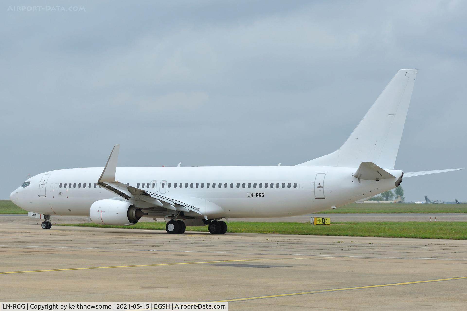 LN-RGG, 2013 Boeing 737-86N C/N 38039, Leaving Norwich for Oslo.