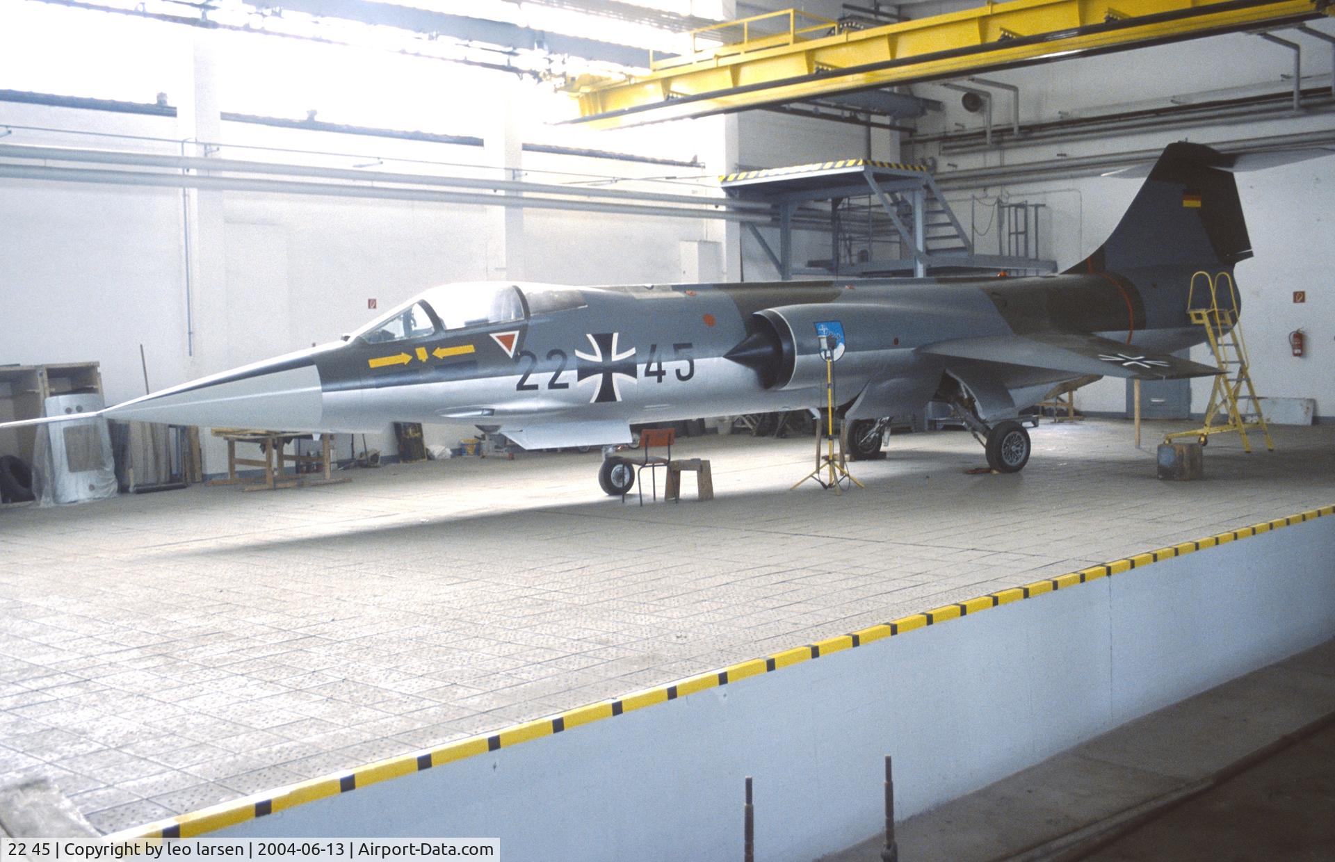 22 45, Lockheed F-104G Starfighter C/N 683-7123, Wernigerode Museum 13.6.2004