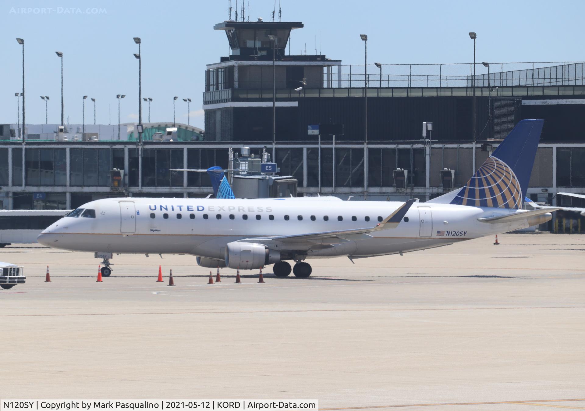 N120SY, 2014 Embraer 175LR (ERJ-170-200LR) C/N 17000425, ERJ-170-200LR