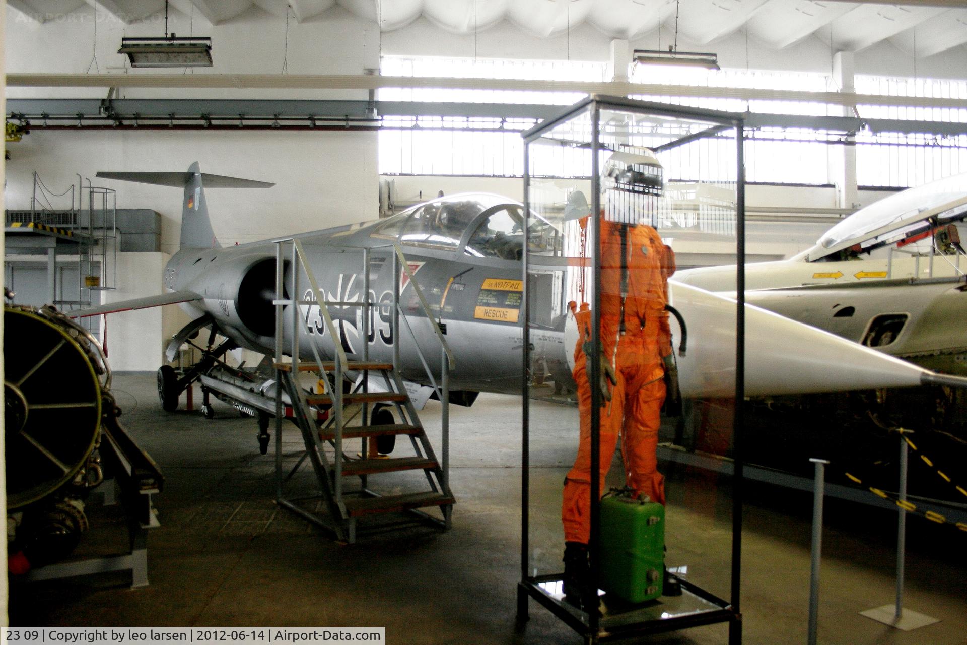23 09, Lockheed F-104G Starfighter C/N 683-7192, Wernigerode Museum für Luftfahrt und Technik 14.6.2012