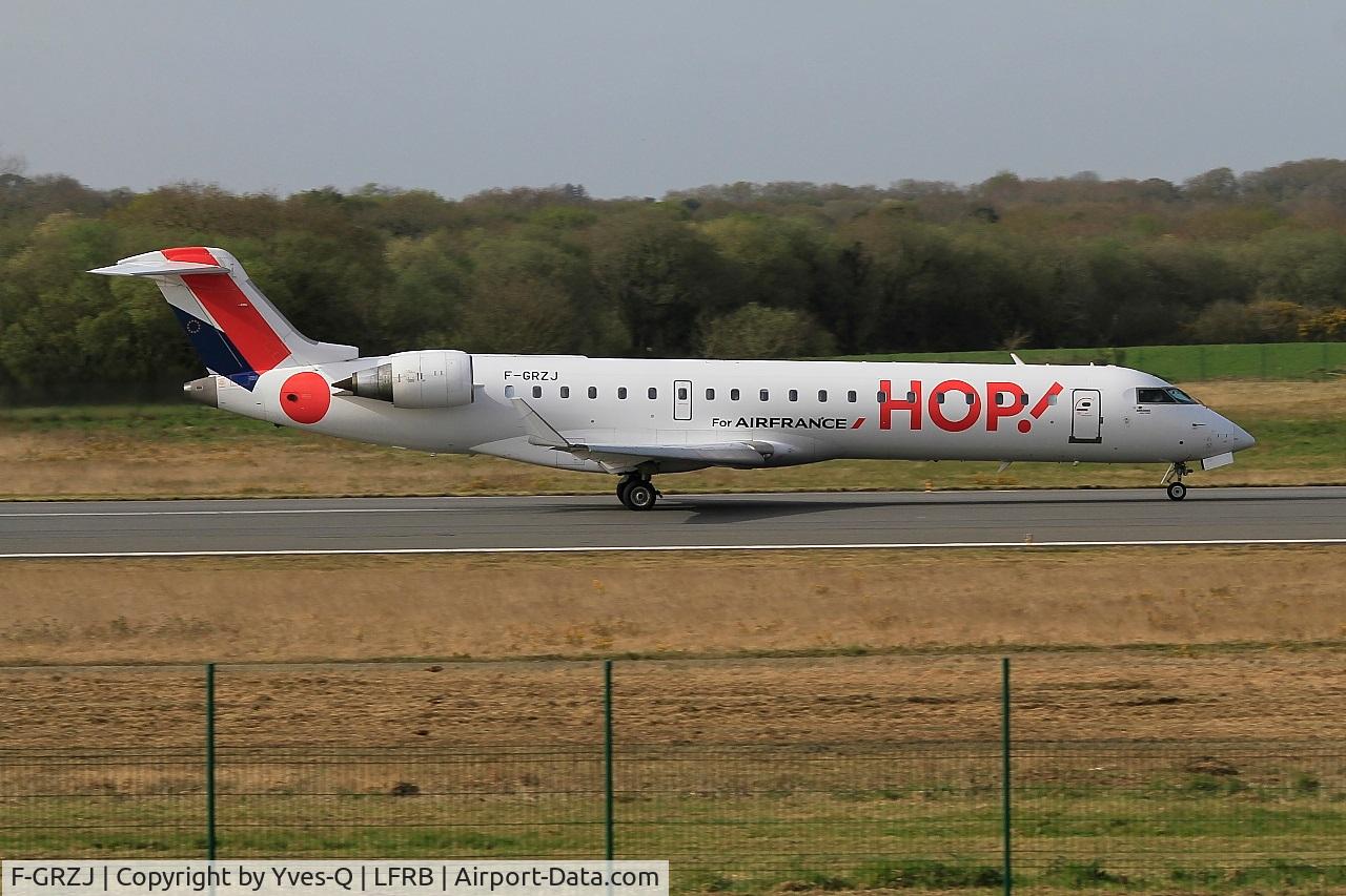 F-GRZJ, Canadair CRJ-702 (CL-600-2C10) Regional Jet C/N 10096, Canadair Regional Jet CRJ-702, Take off run rwy 07R, Brest-Guipavas Airport (LFRB-BES)