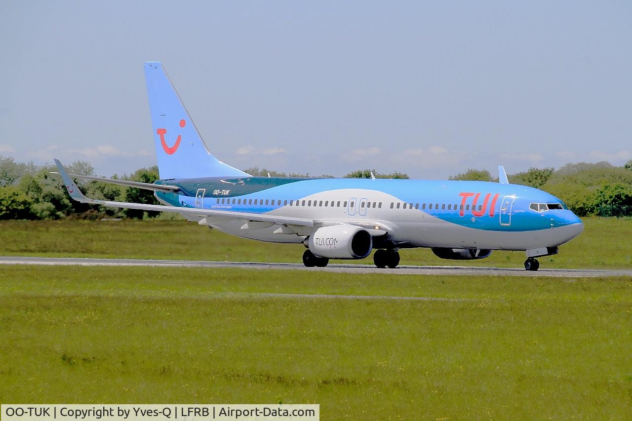 OO-TUK, 2011 Boeing 737-86J C/N 36119, Boeing 737-86J, Taxiing rwy 25L, Brest-Bretagne airport (LFRB-BES)