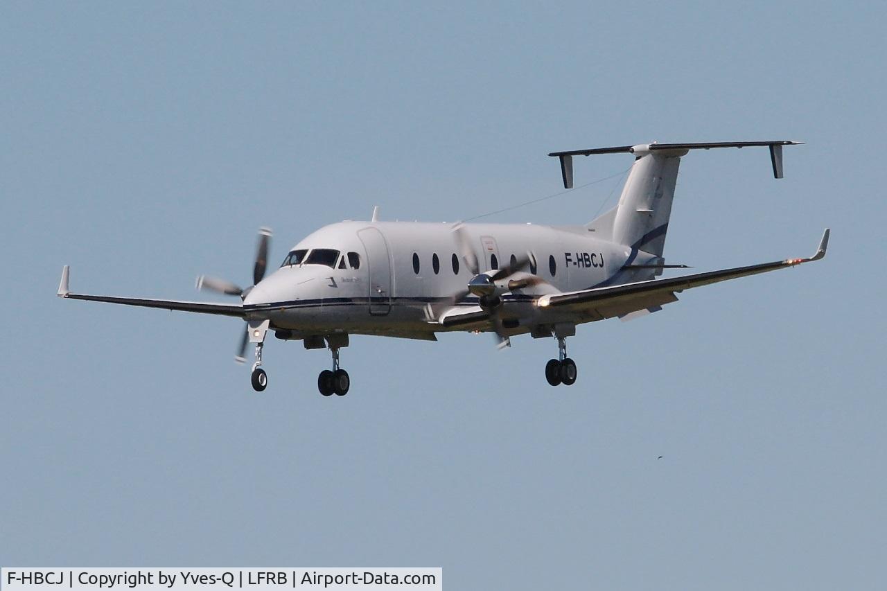 F-HBCJ, 1998 Beech 1900D C/N UE-338, Beech 1900D, Short approach rwy 25L, Brest-Bretagne airport (LFRB-BES)