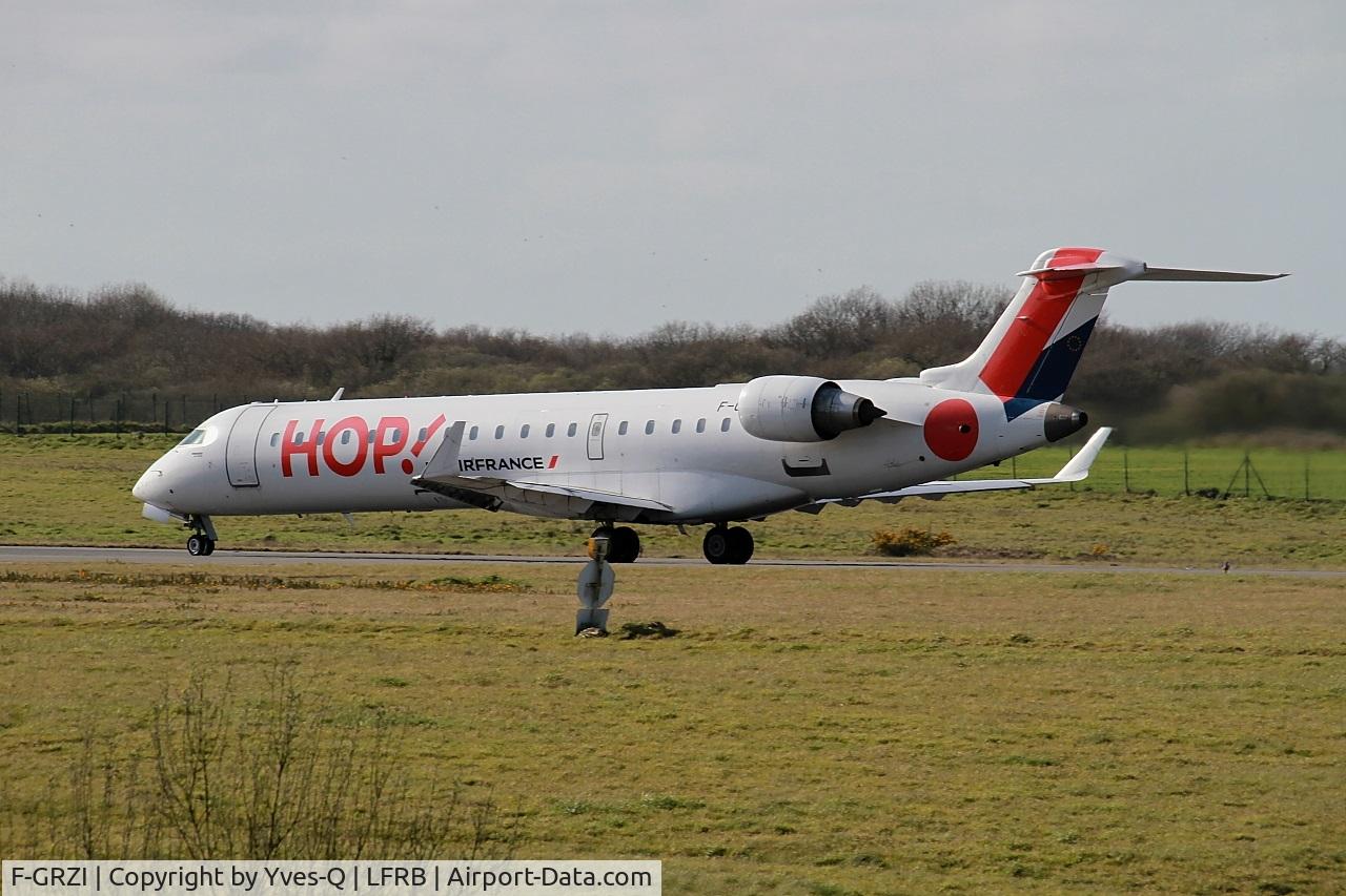 F-GRZI, Canadair CRJ-702 (CL-600-2C10) Regional Jet C/N 10093, Canadair Regional Jet CRJ-702, Take off run rwy 25L, Brest-Bretagne Airport (LFRB-BES)