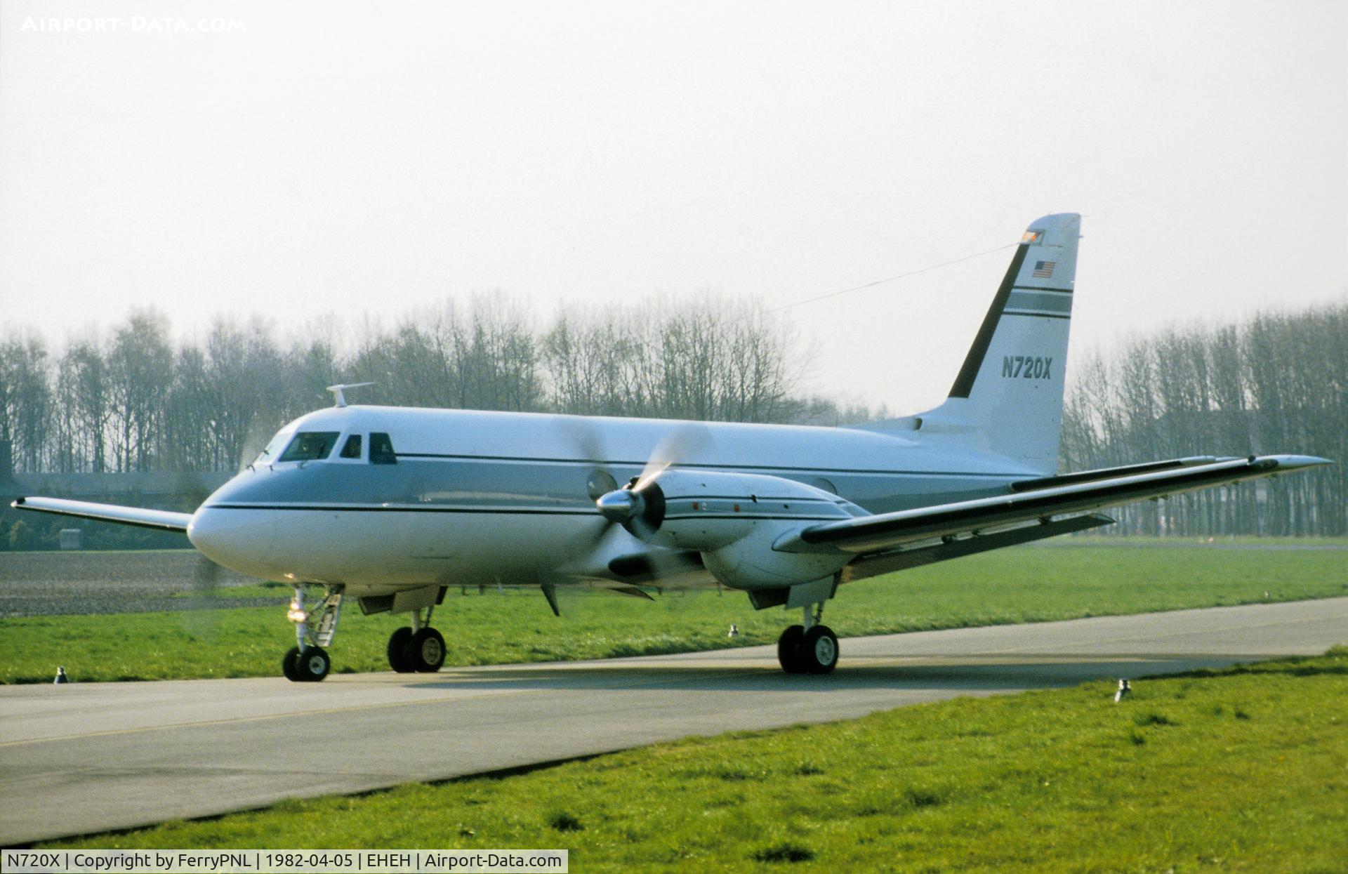N720X, 1961 Grumman G-159 Gulfstream 1 C/N 73, Departing Xerox Gulfstream I. Operating multiple corporate shuttles per week to EIN in the early 80's