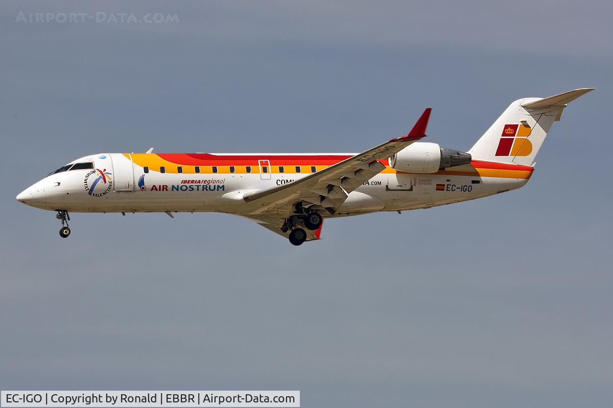 EC-IGO, 2002 Bombardier CRJ-200ER (CL-600-2B19) C/N 7661, at bru