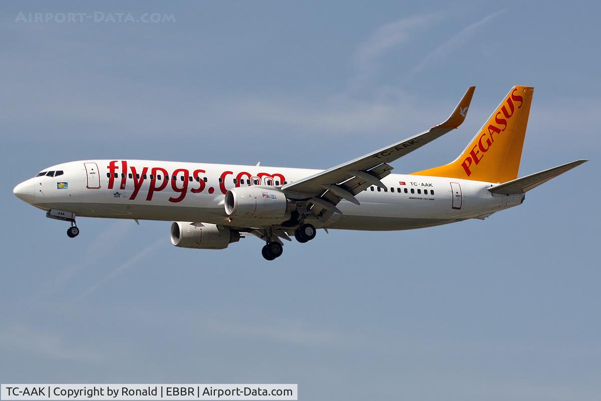 TC-AAK, 2007 Boeing 737-8FH C/N 35094/2195, at bru