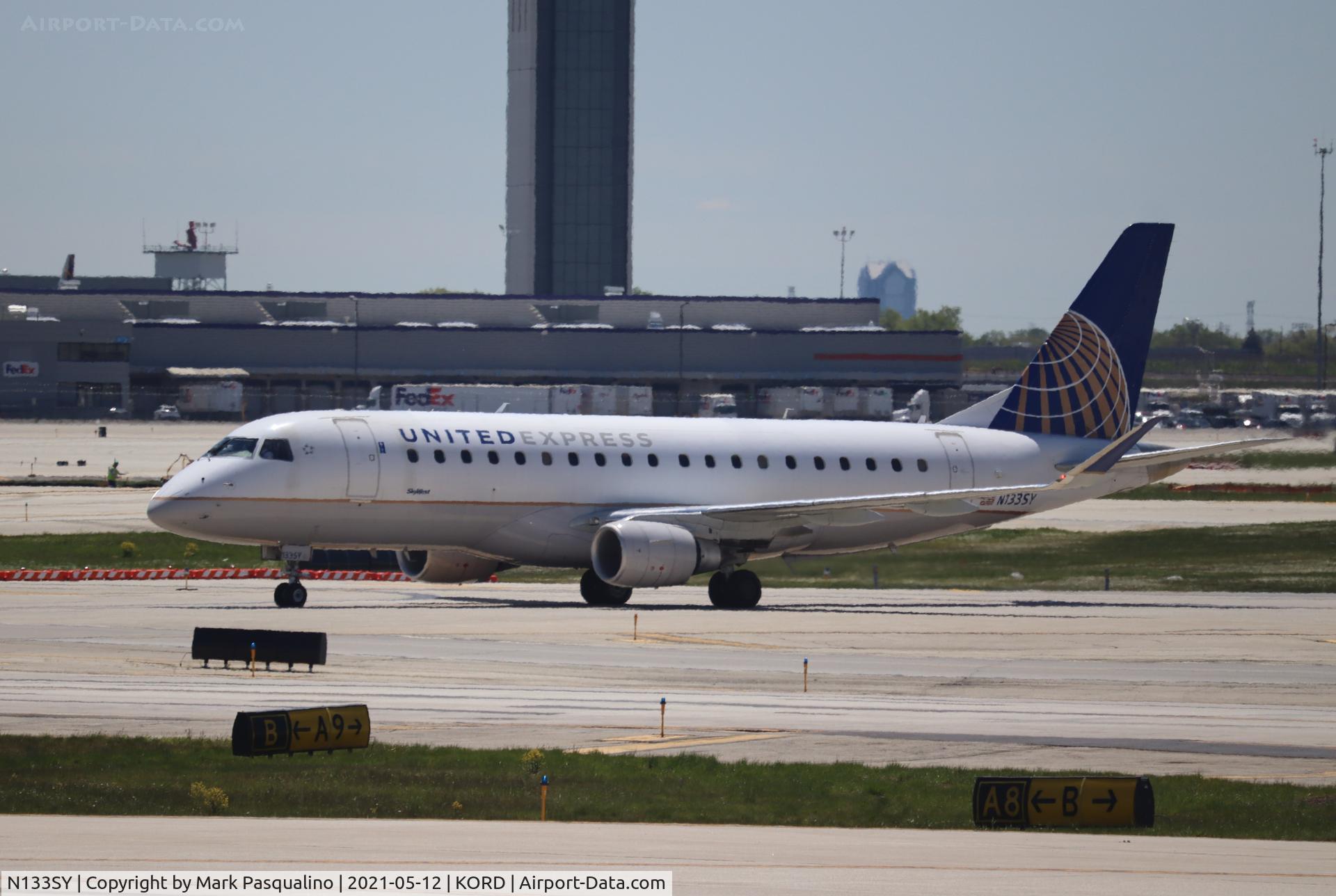 N133SY, 2015 Embraer 175LR (ERJ-170-200LR) C/N 17000452, ERJ-170-200LR