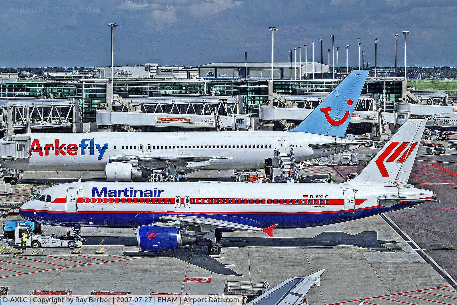 D-AXLC, 2001 Airbus A320-214 C/N 1564, D-AXLC   Airbus A320-214 [1564] (Martinair) Amsterdam-Schiphol~PH 27/07/2007