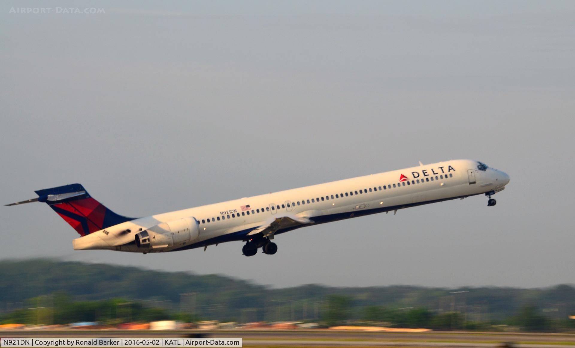 N921DN, 1997 McDonnell Douglas MD-90-30 C/N 53583, Takeoff Atlanta