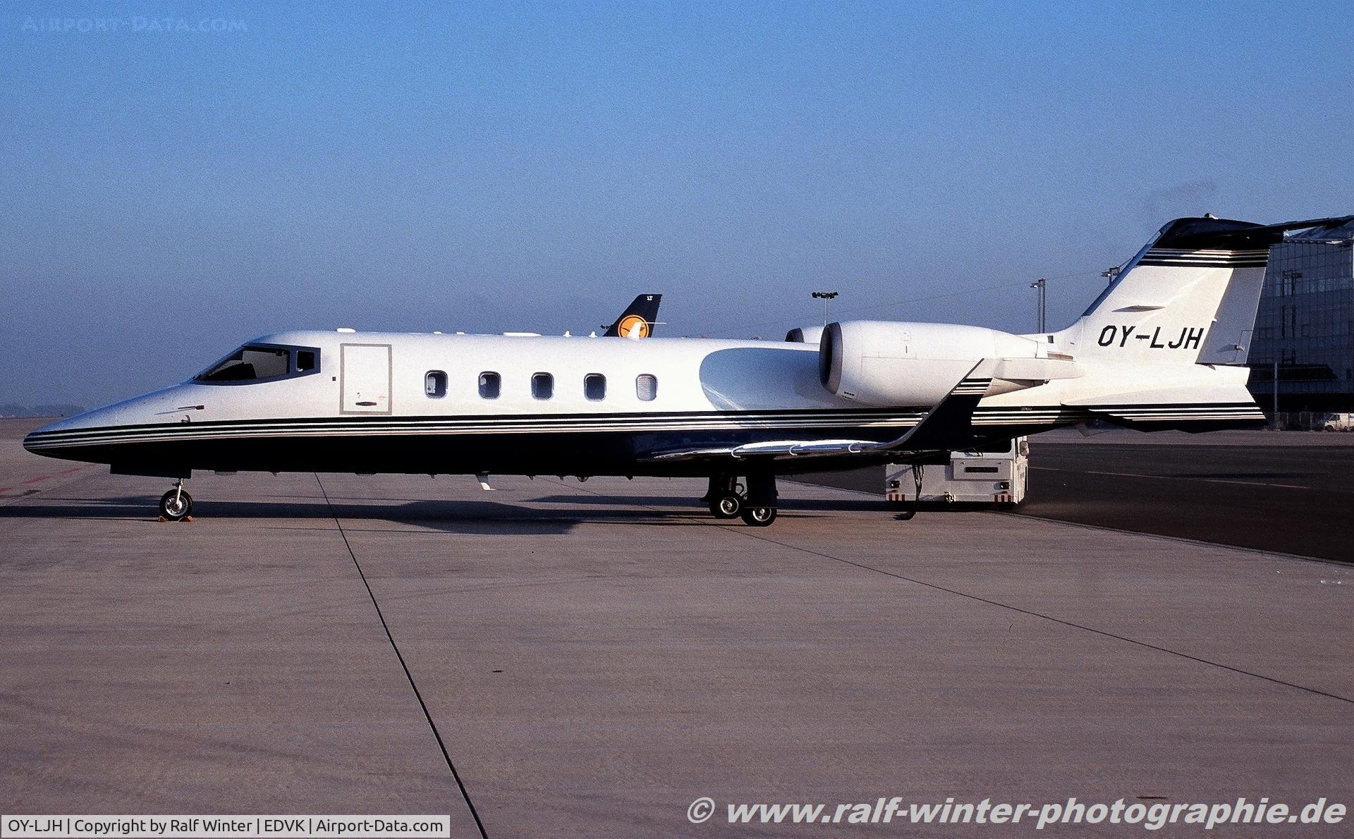 OY-LJH, 1995 Learjet 60 C/N 60-051, Learjet 60 - Flexjets Europe - 60-051 - OY-LJH - 2001 - EDVK