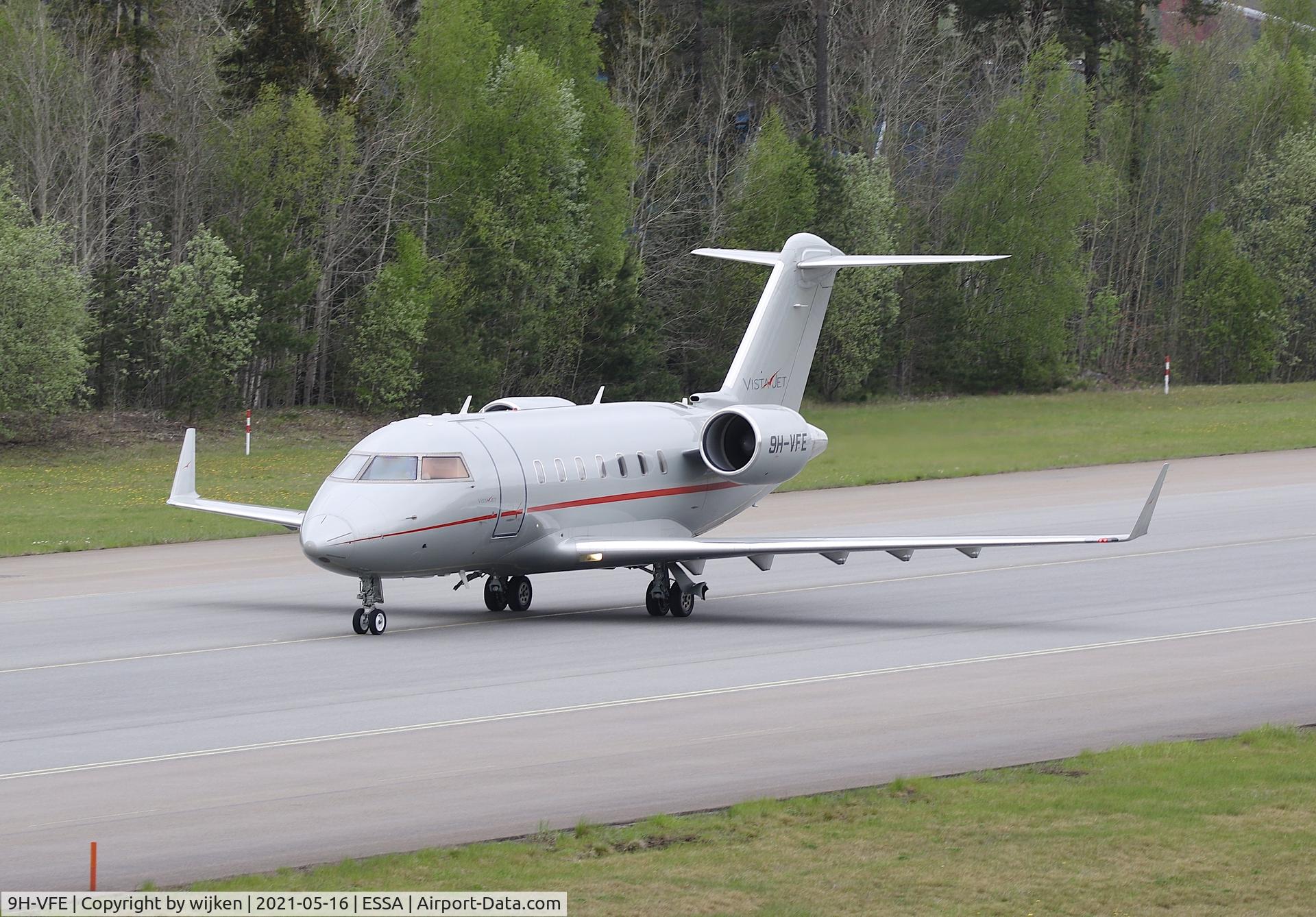 9H-VFE, 2014 Bombardier Challenger 605 (CL-600-2B16) C/N 5974, Taxiway W