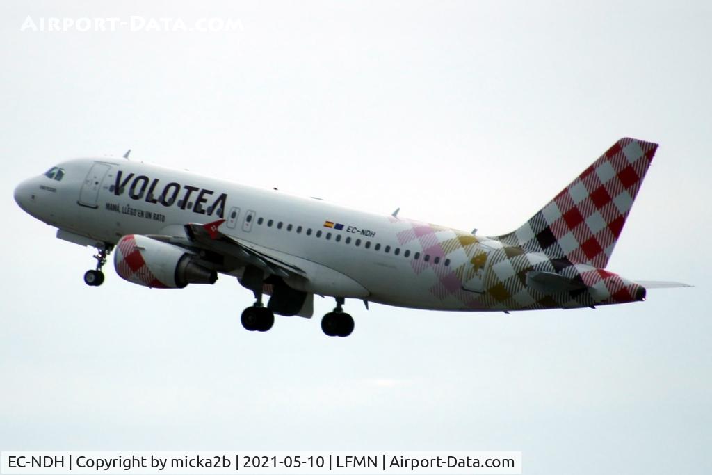 EC-NDH, 2008 Airbus A319-111 C/N 3403, Take off