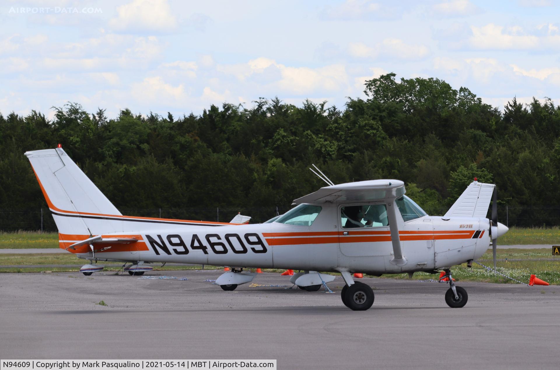 N94609, 1983 Cessna 152 C/N 15285742, Cessna 152